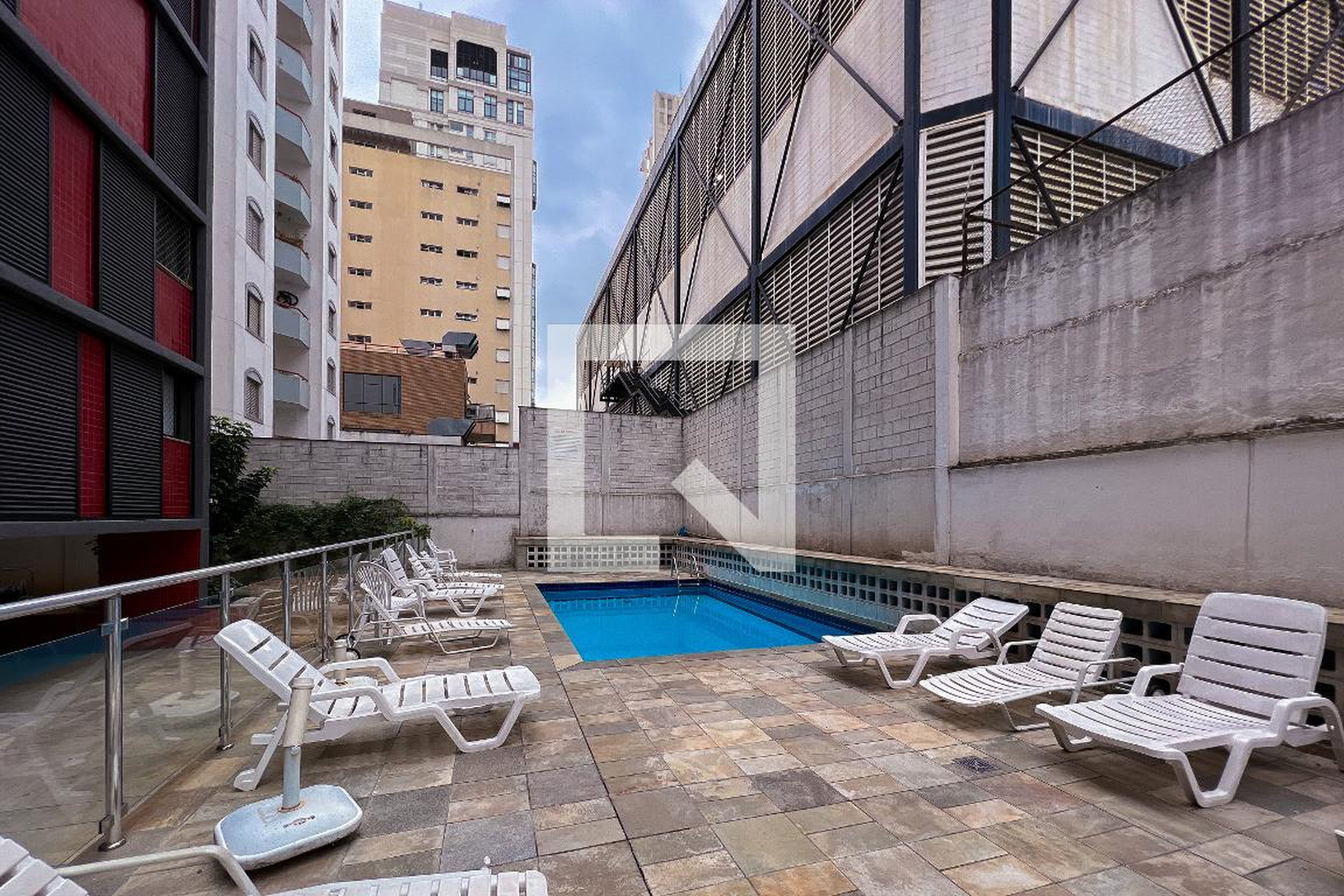 Piscina - Edifício Chateau D Esclimont