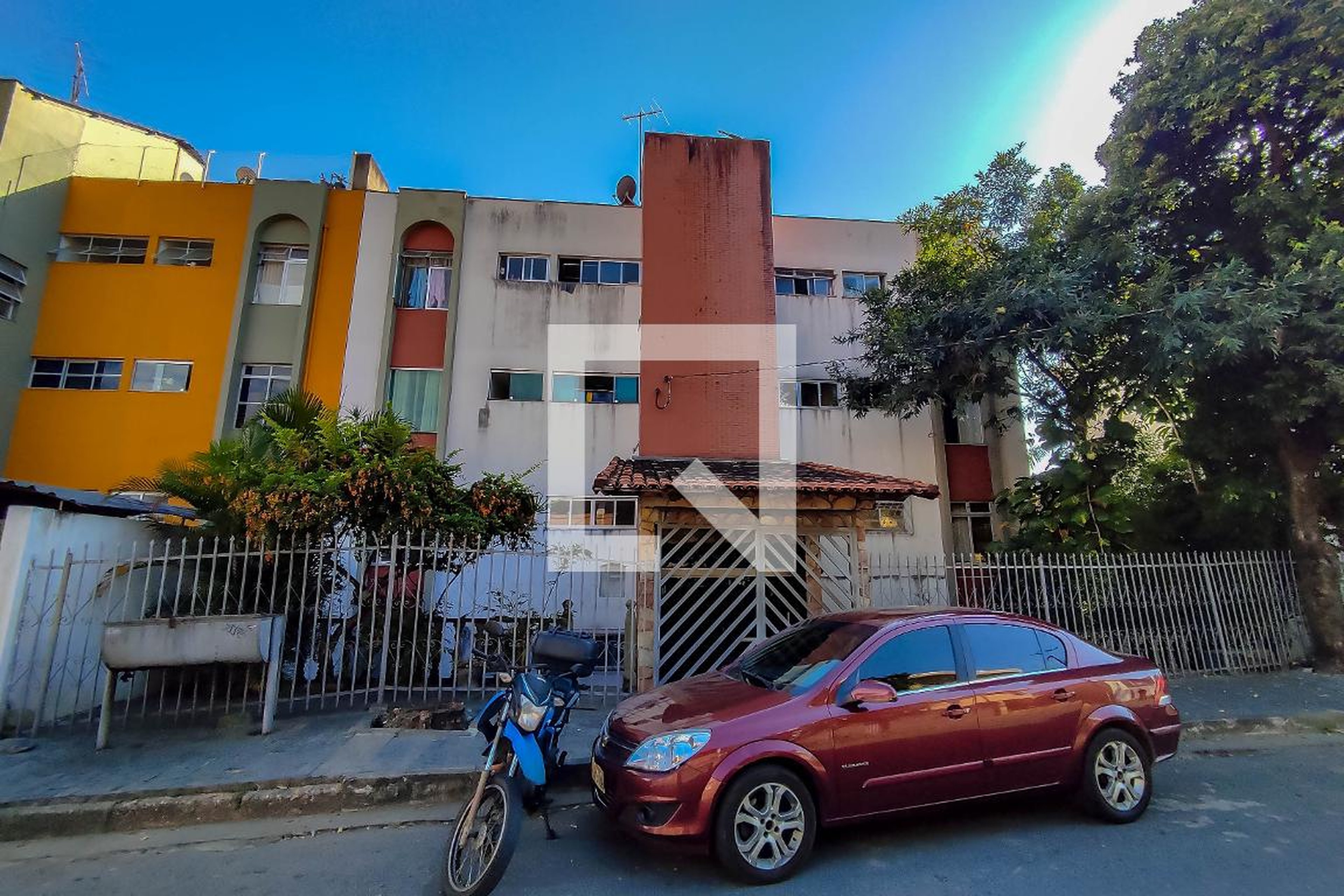 Fachada Condomínio em Rua dos Violões, 555