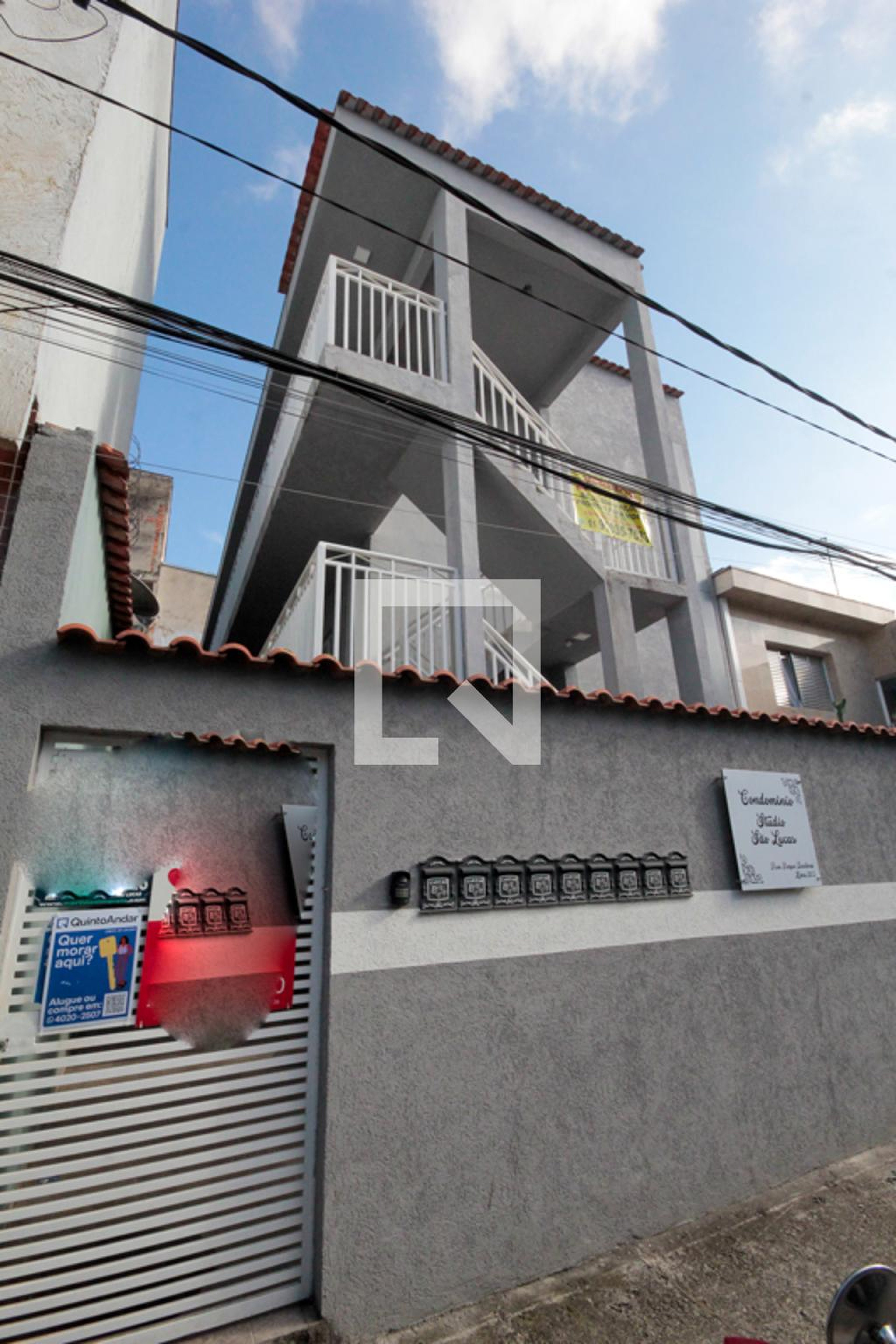 Fachada Condomínio Placa Instalada