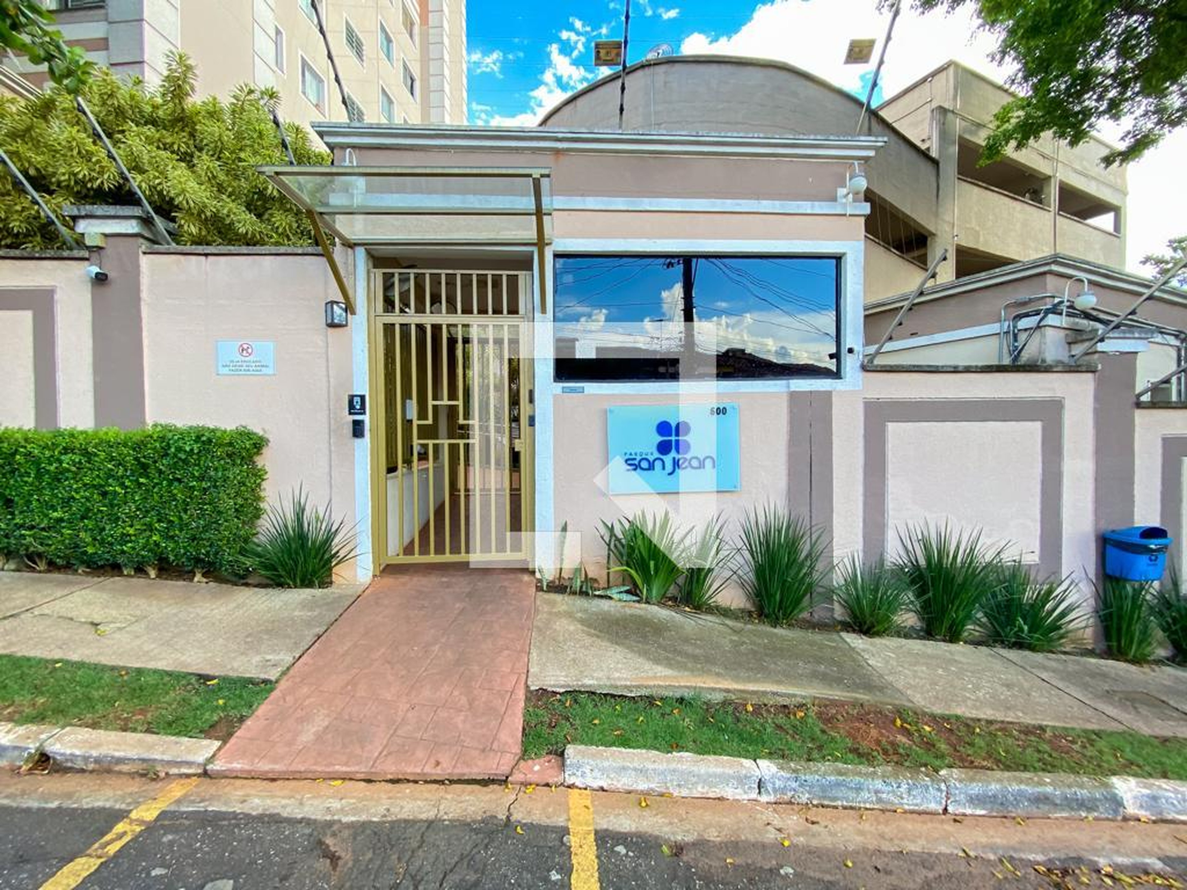 Fachada do Condomínio Condomínio Spazio San Jean