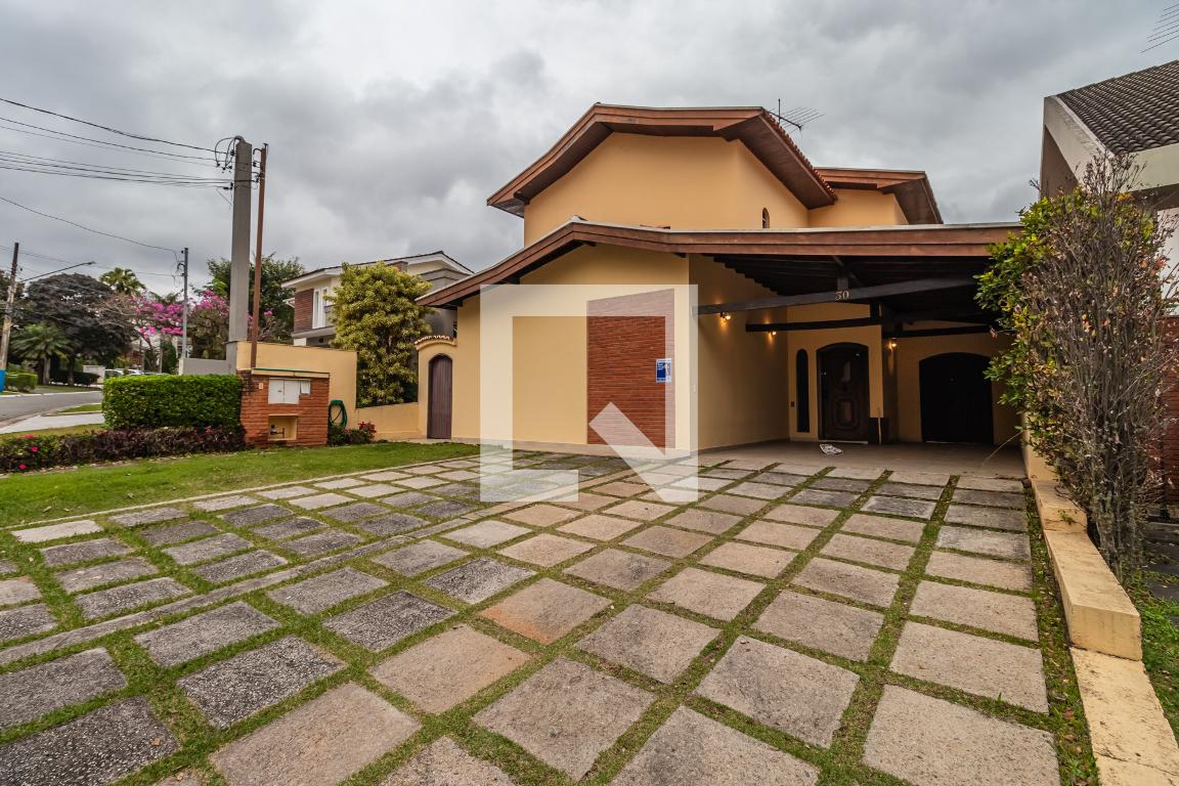 Fachada Condomínio Alphaville Residencial 3