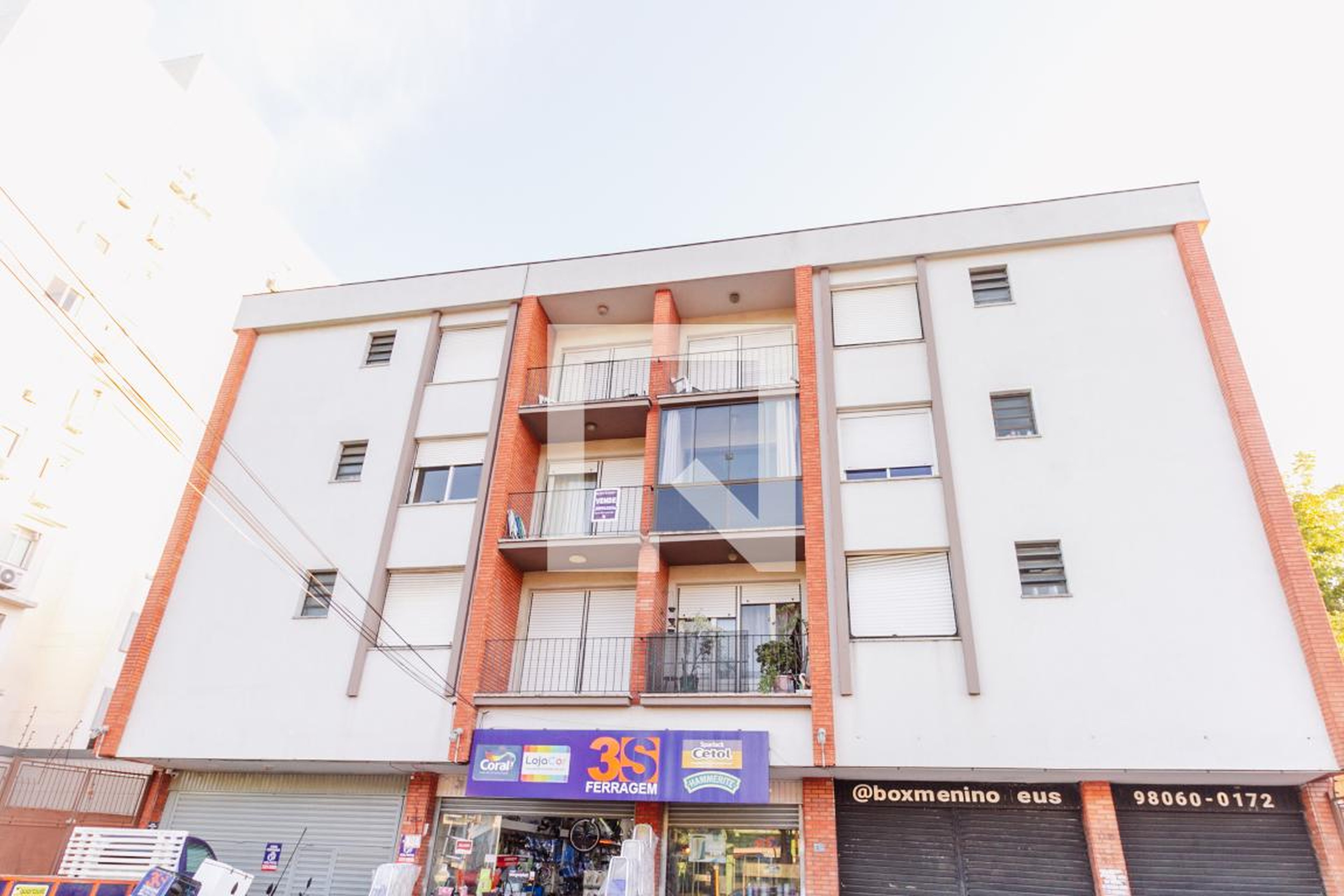 Fachada do Prédio Condomínio em Avenida Doutor Carlos Barbosa, 107