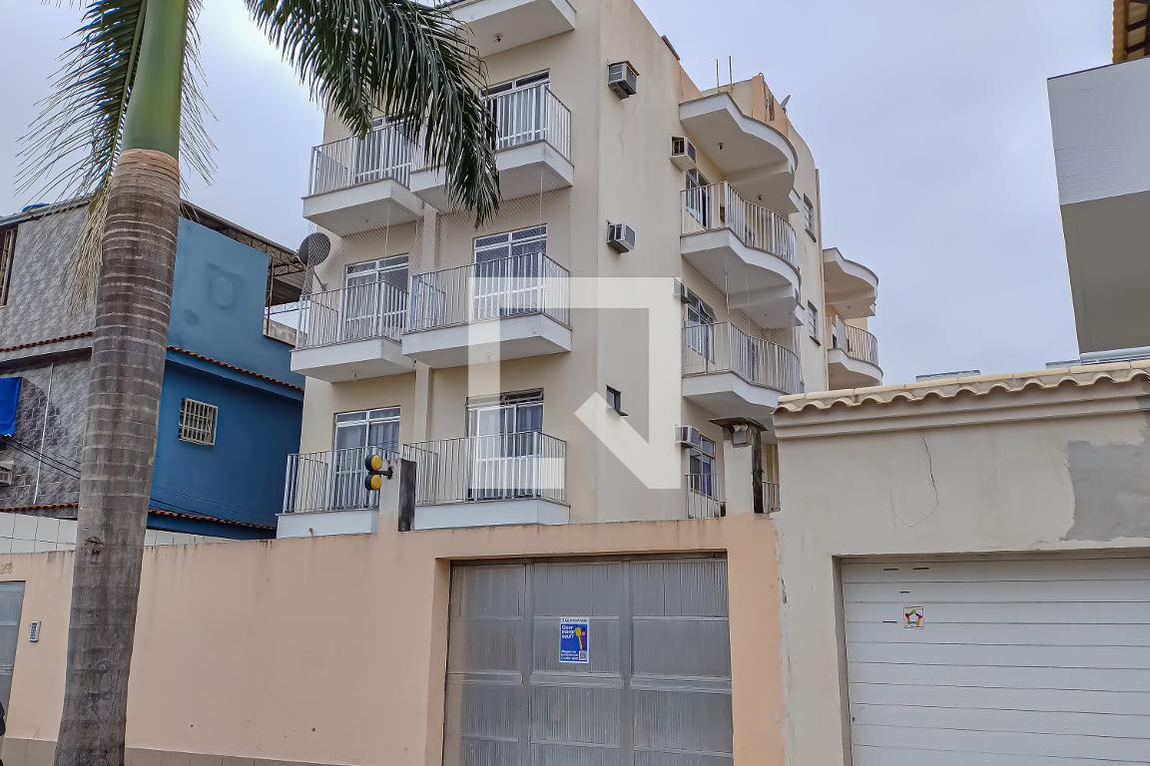 fachada Condomínio em Rua Caçu, 258