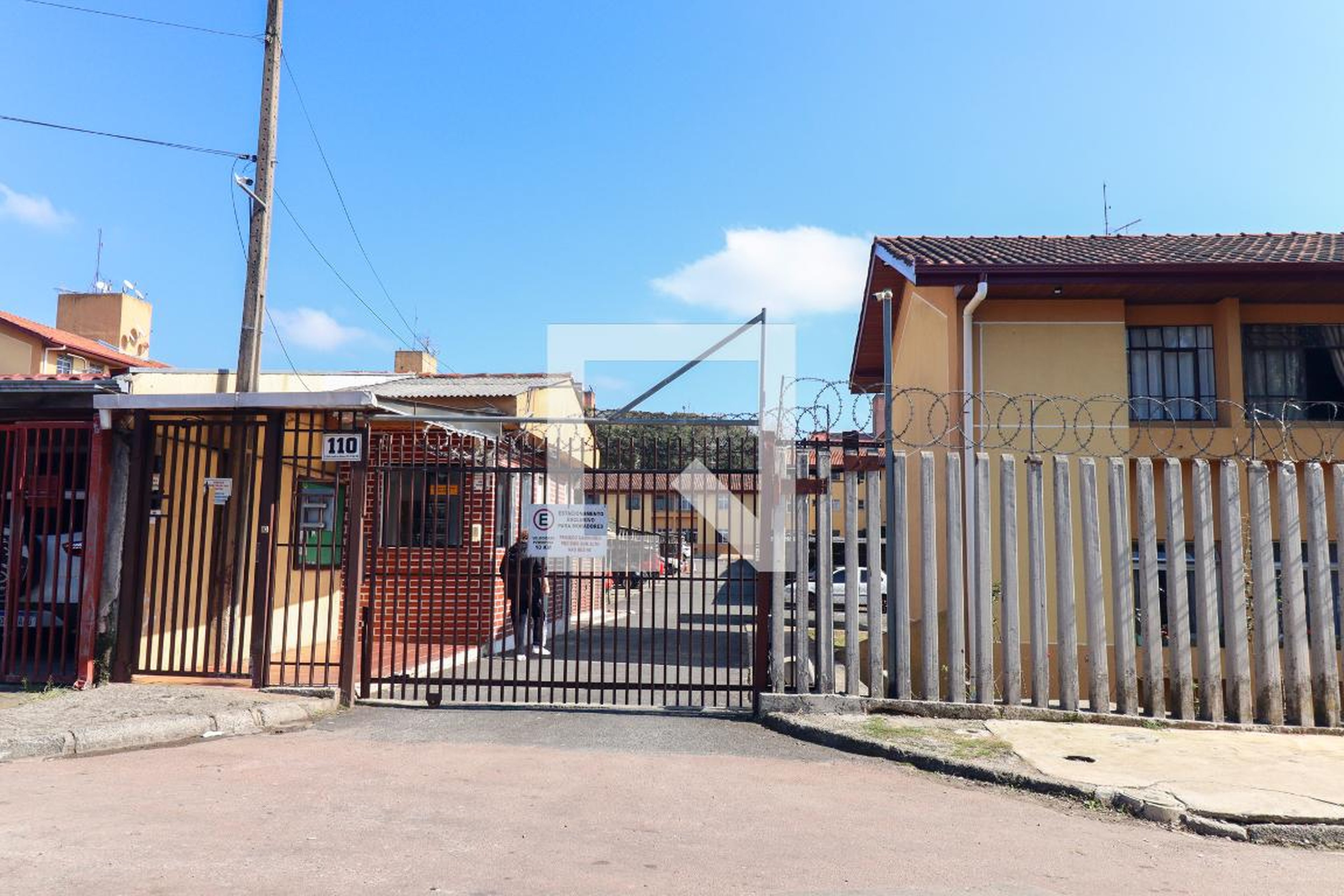 Fachada do Condomínio Condomínio em Rua Durval Leopoldo Landal, 562