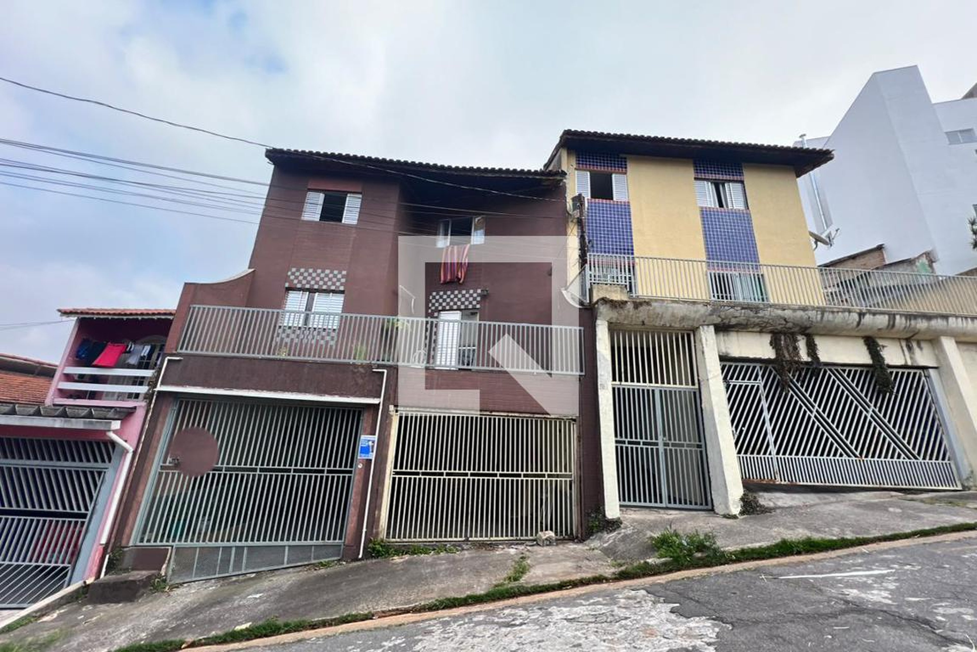 Fachada Condomínio em Rua Rotary, 18