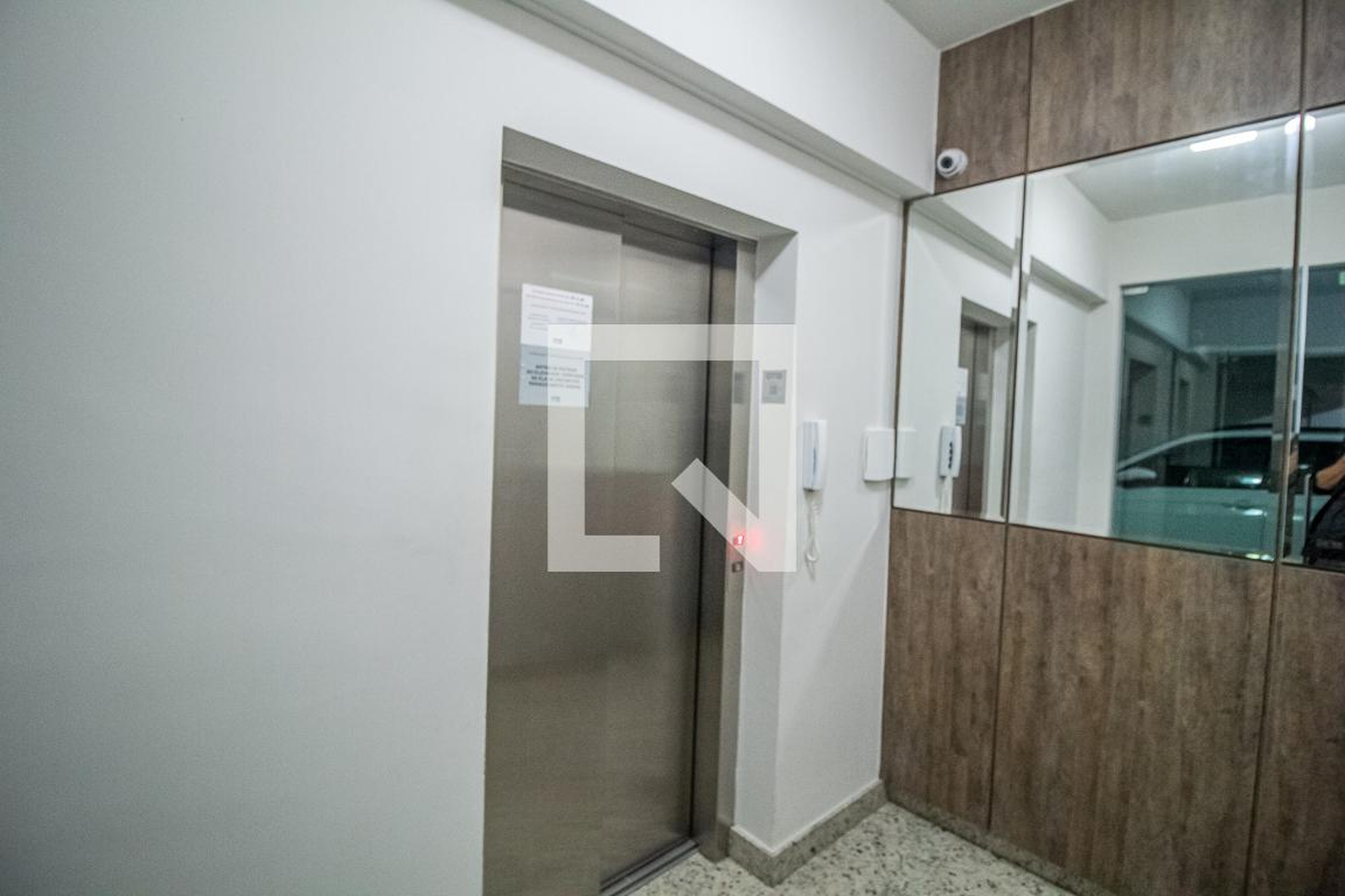 Hall social - Edifício Residencial Rosa Amarela