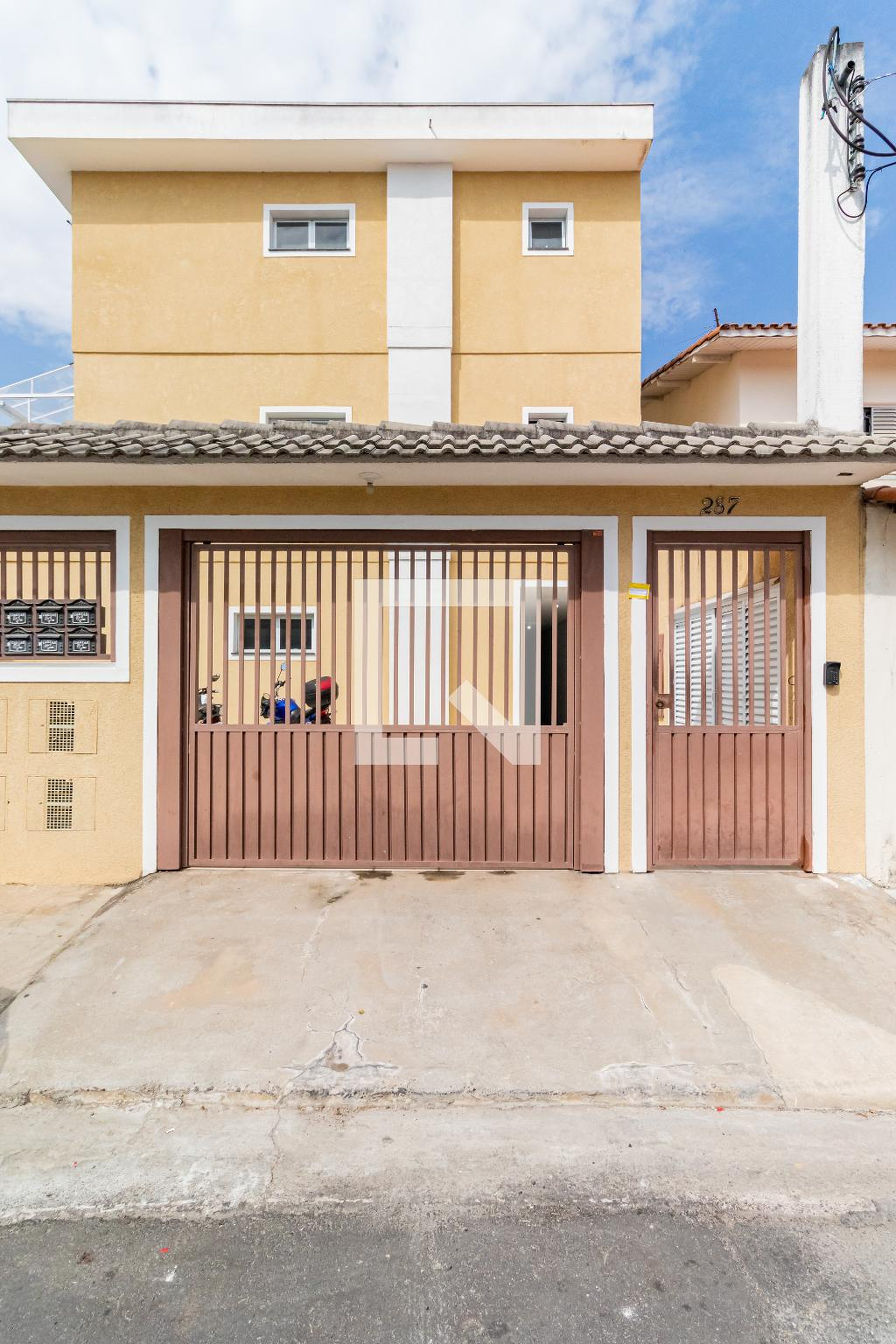Fachada do Condomínio Condomínio em Rua Alessandro Manzoni, 287
