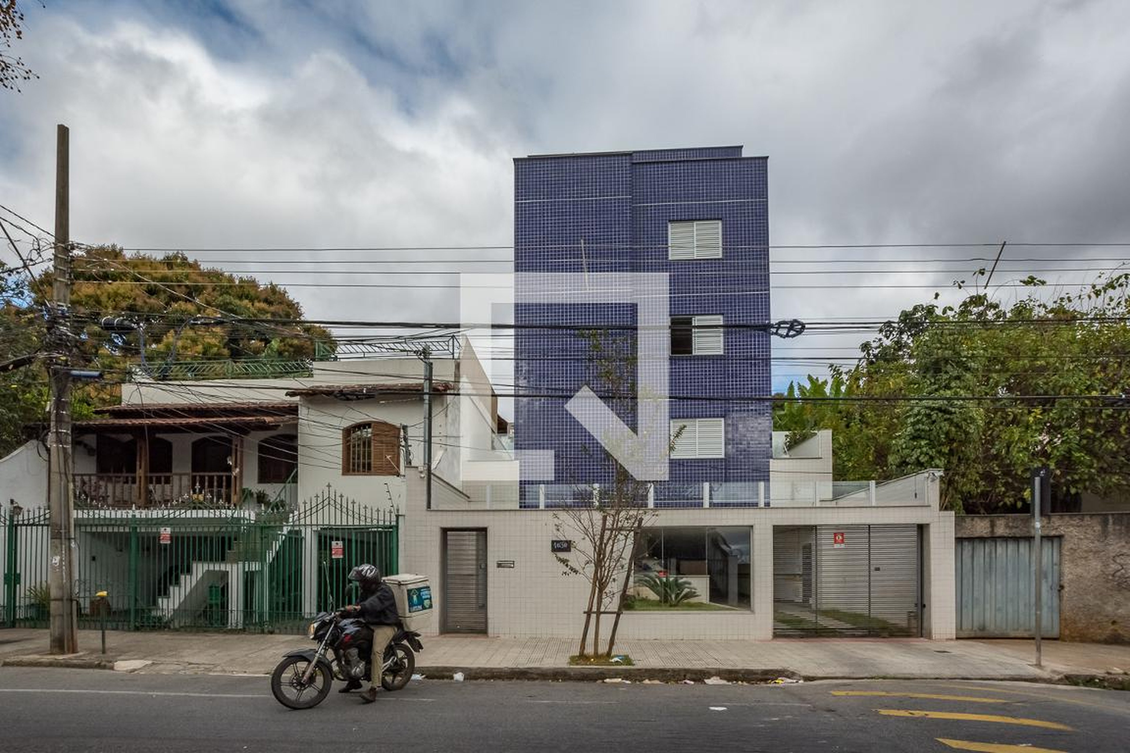 Fachada Condomínio em Rua Lindolfo de Azevedo, 1030