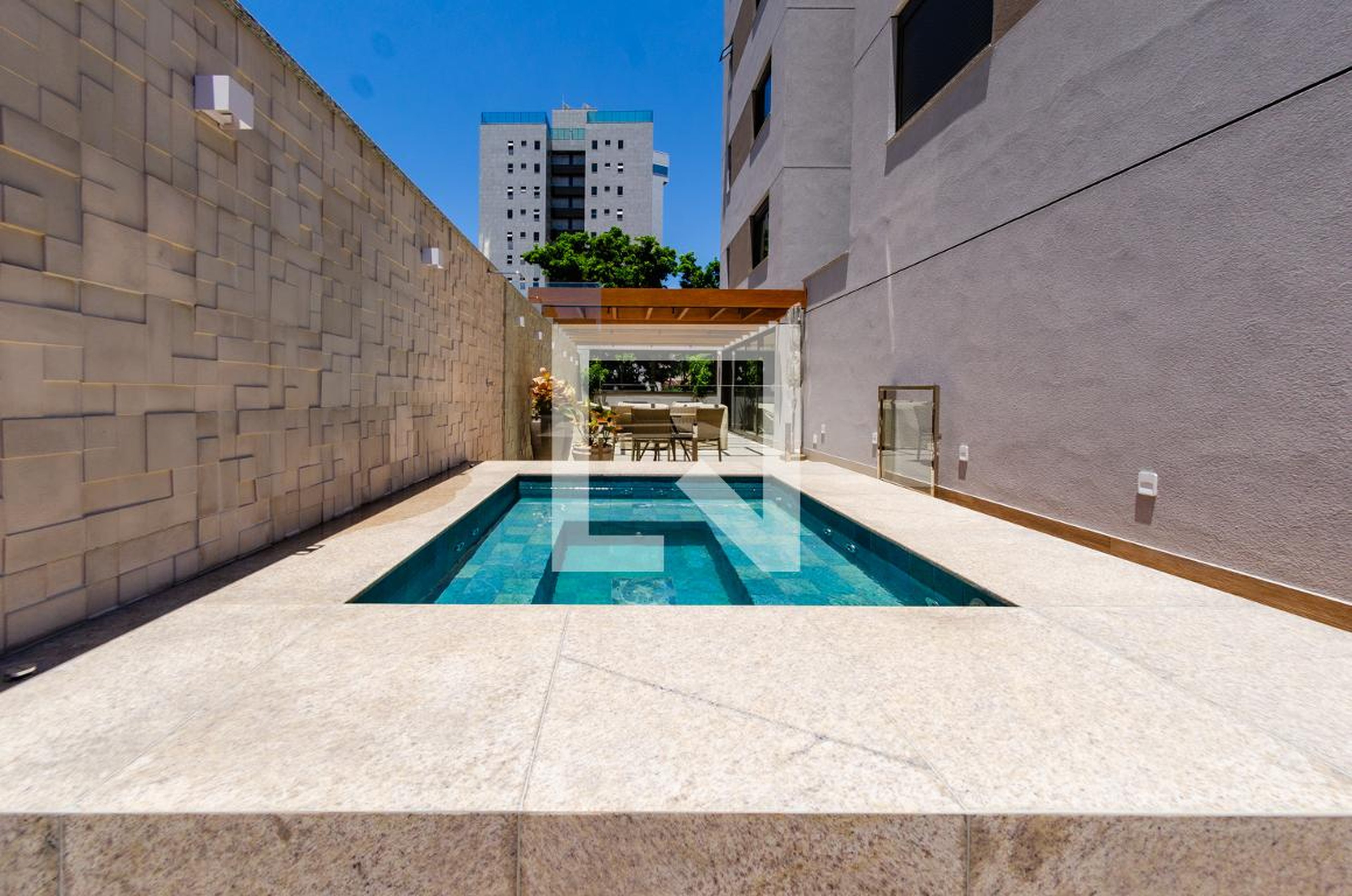 Piscina - Edifício Invicto