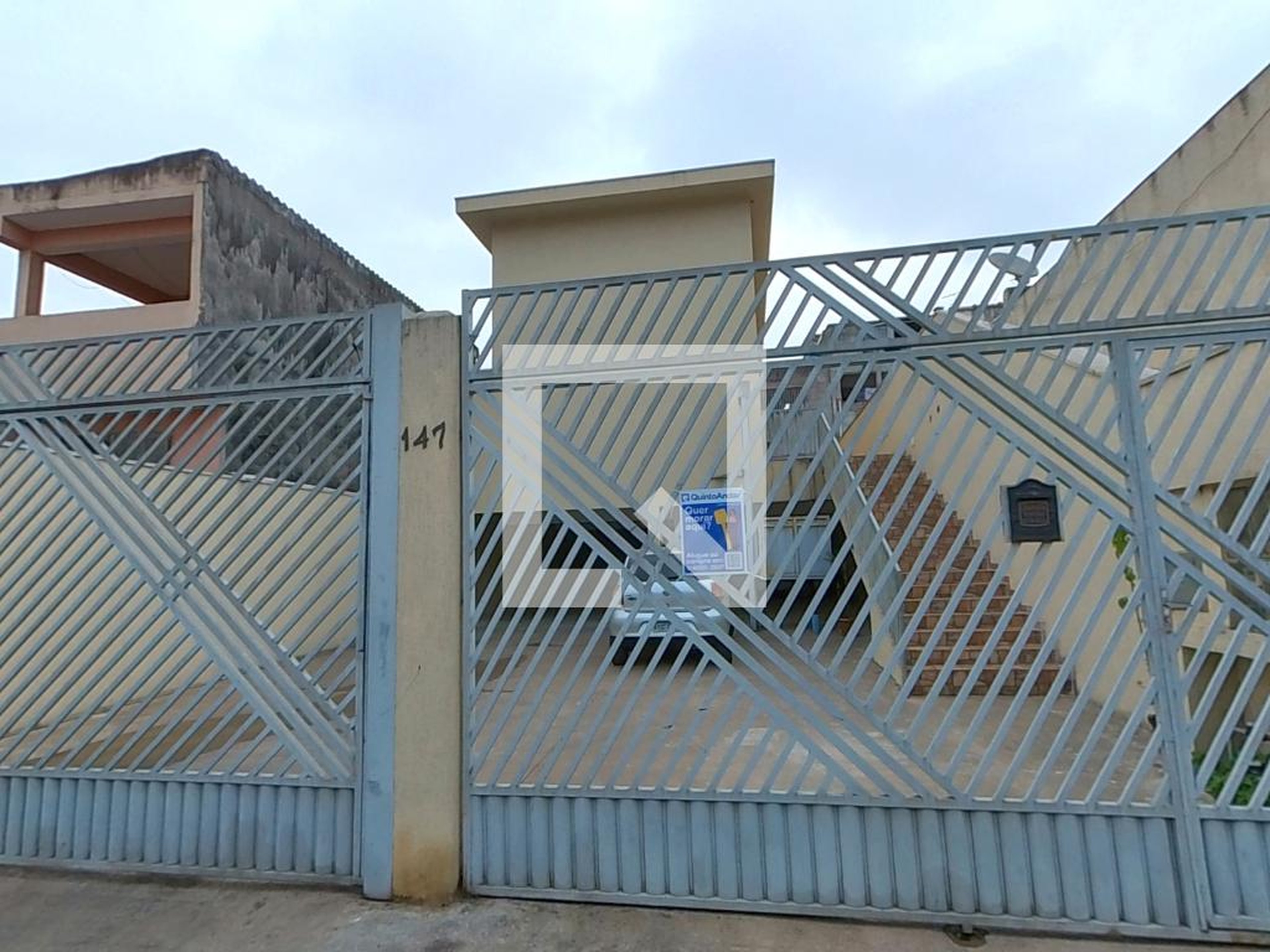 Fachada Condomínio em Rua Miguel Gonçalves dos Réis, 147