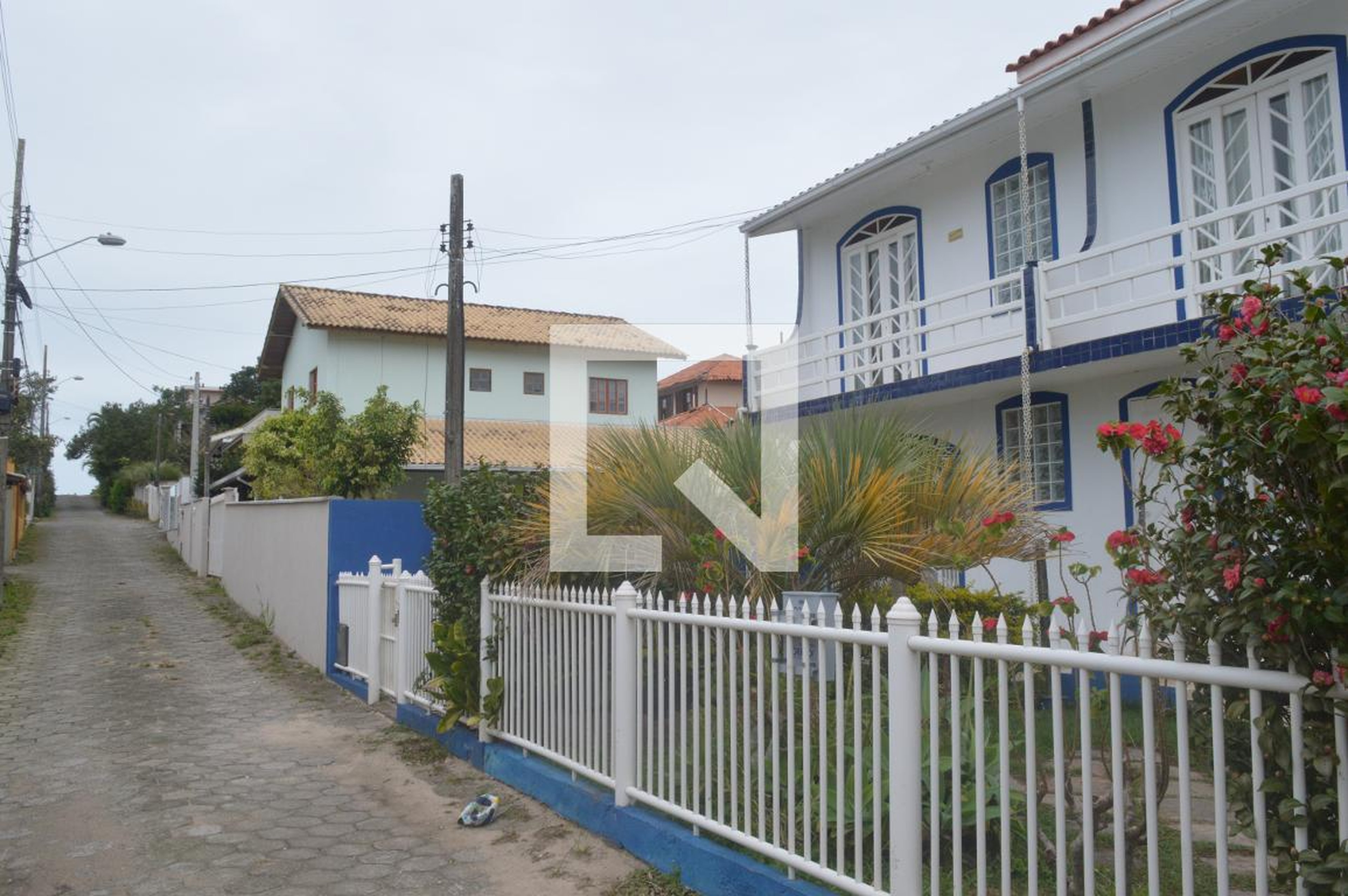 Fachada do Prédio Condomínio em Servidão Beija Flor Vermelho, 225