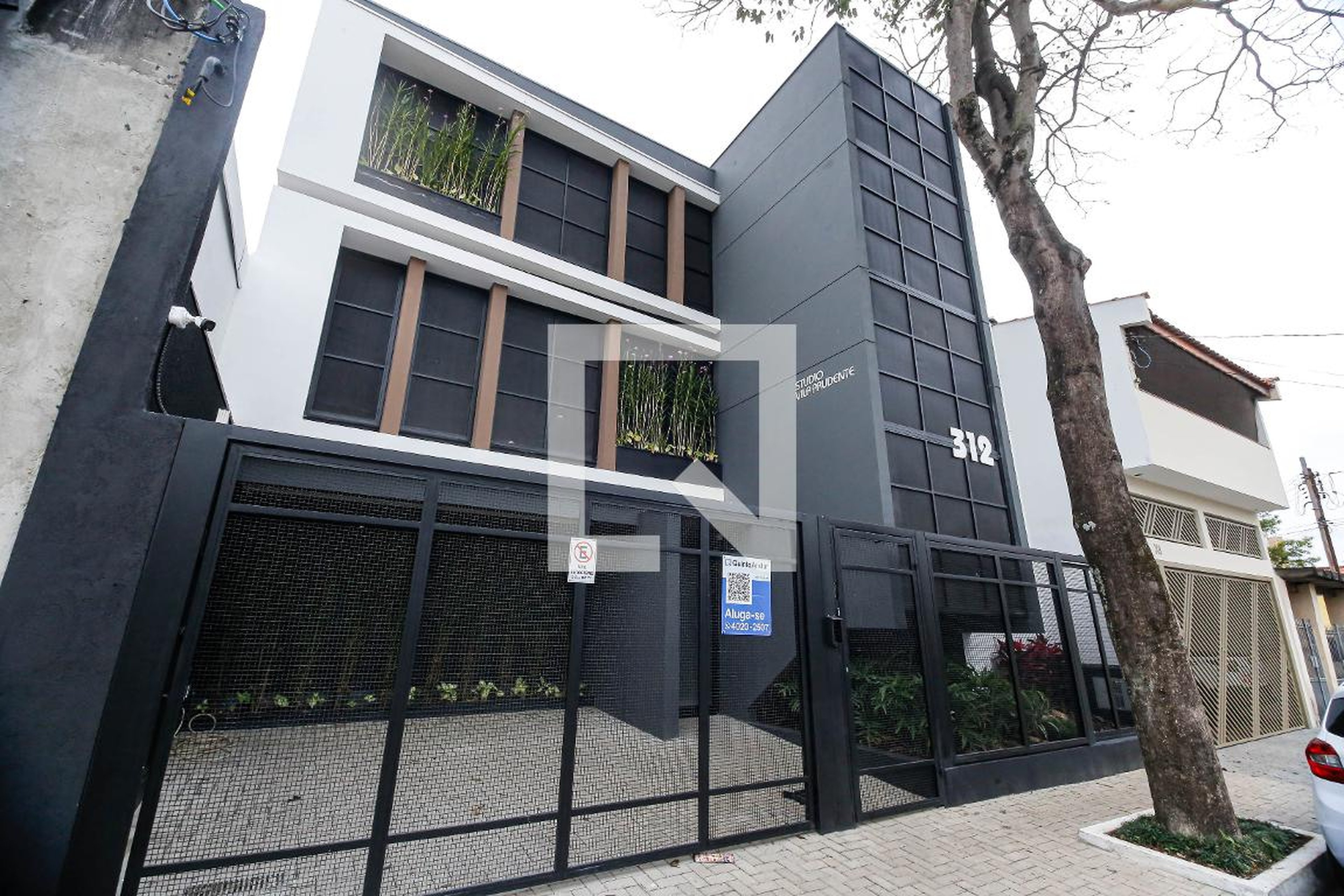 Fachada Condomínio em Rua Paraibuna, 07