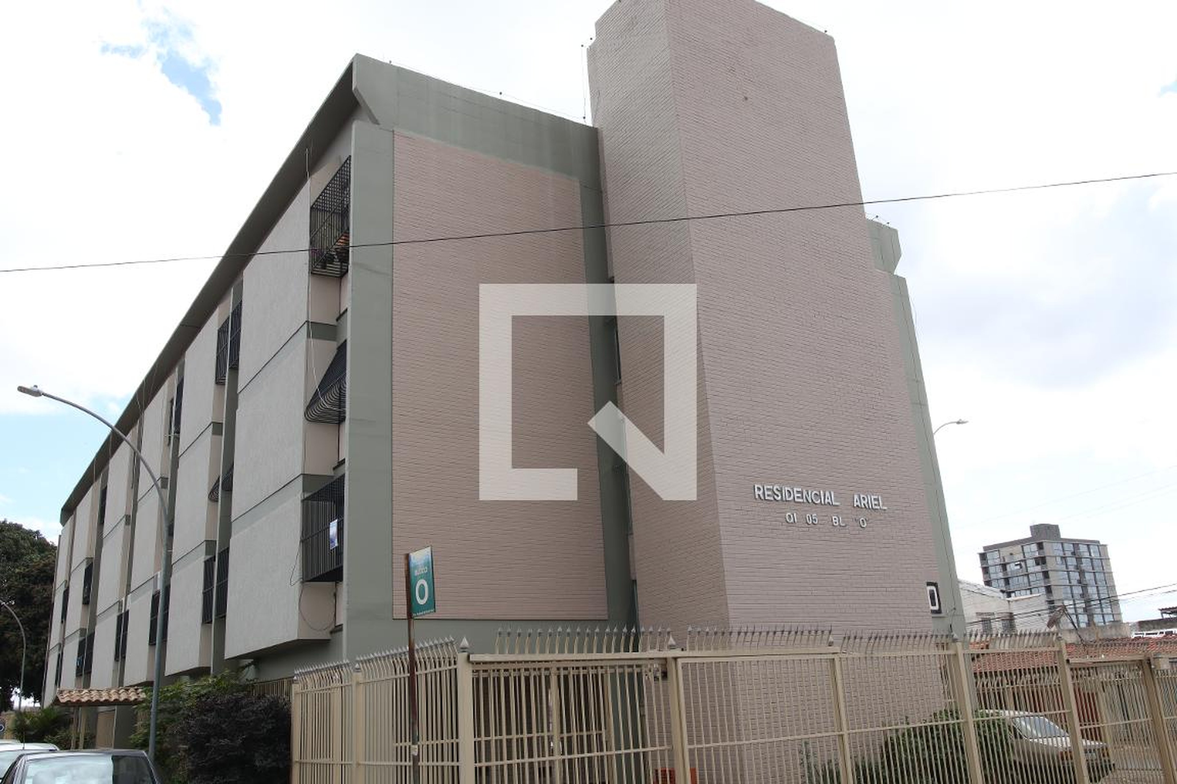 Fachada Condomínio em GUARÁ I QI 5 BL O RESID ARIEL, s/n