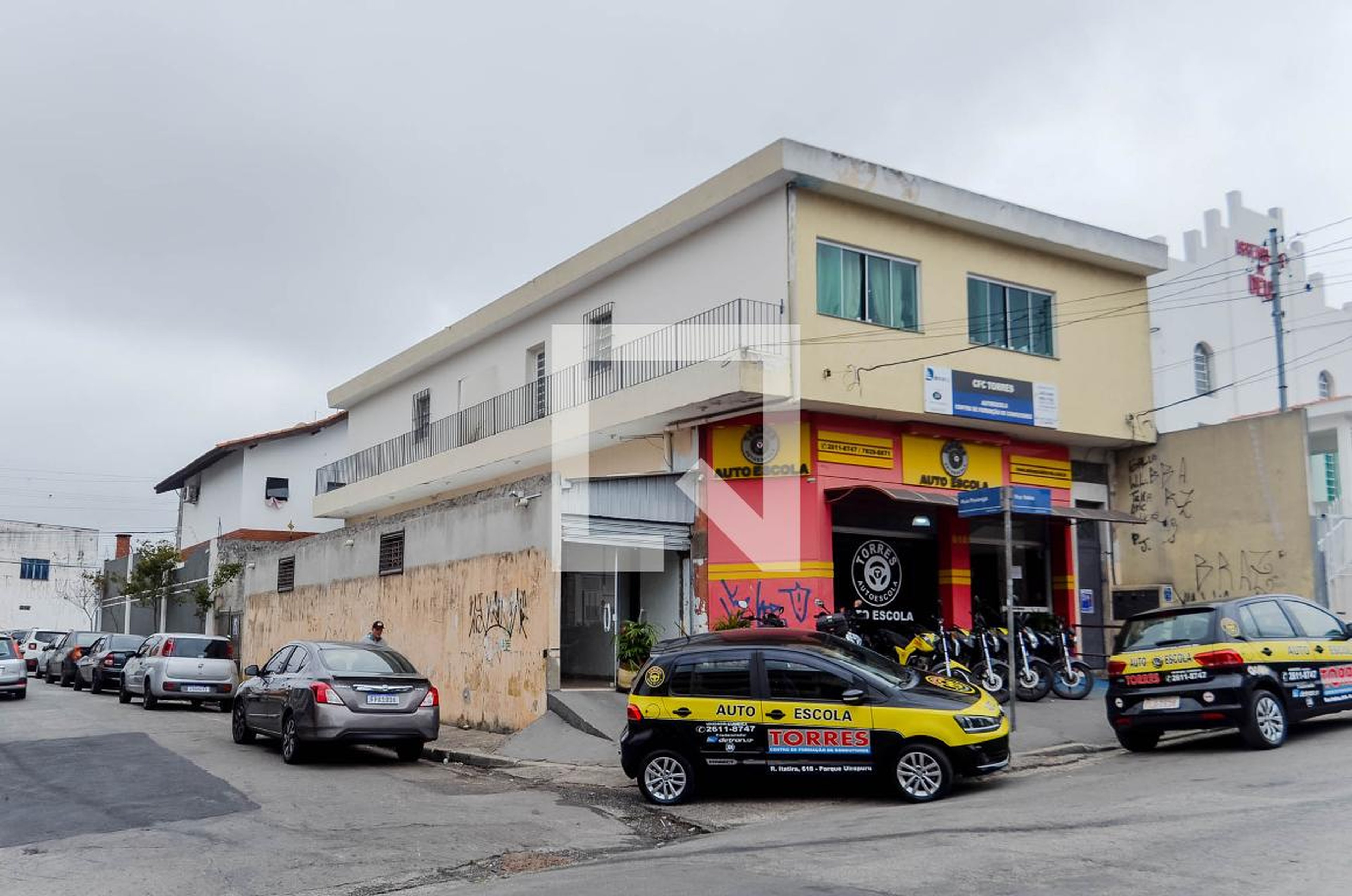 Fachada Condomínio em Rua Itatira, 618