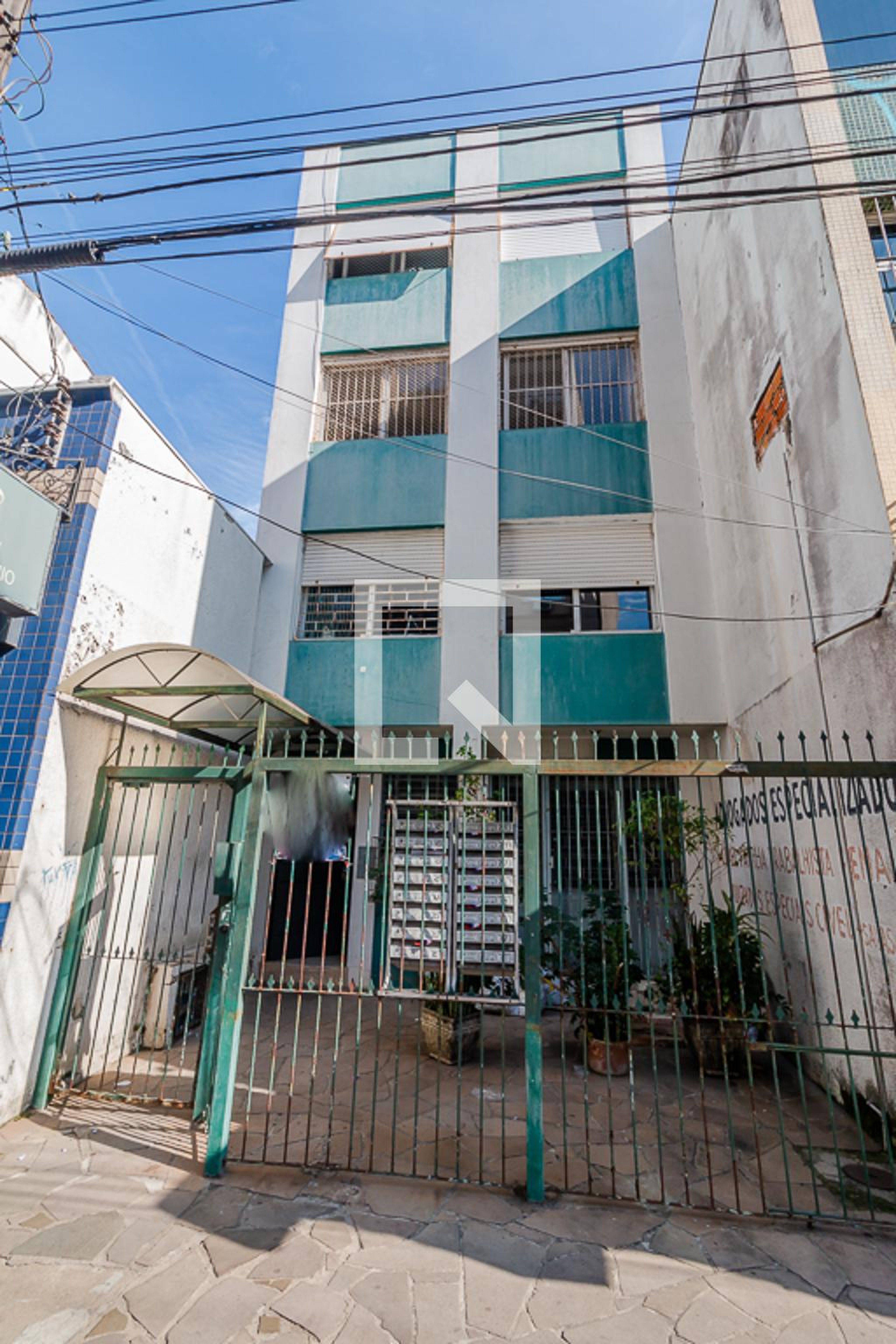 Fachada Condomínio em Rua João Alfredo, 303