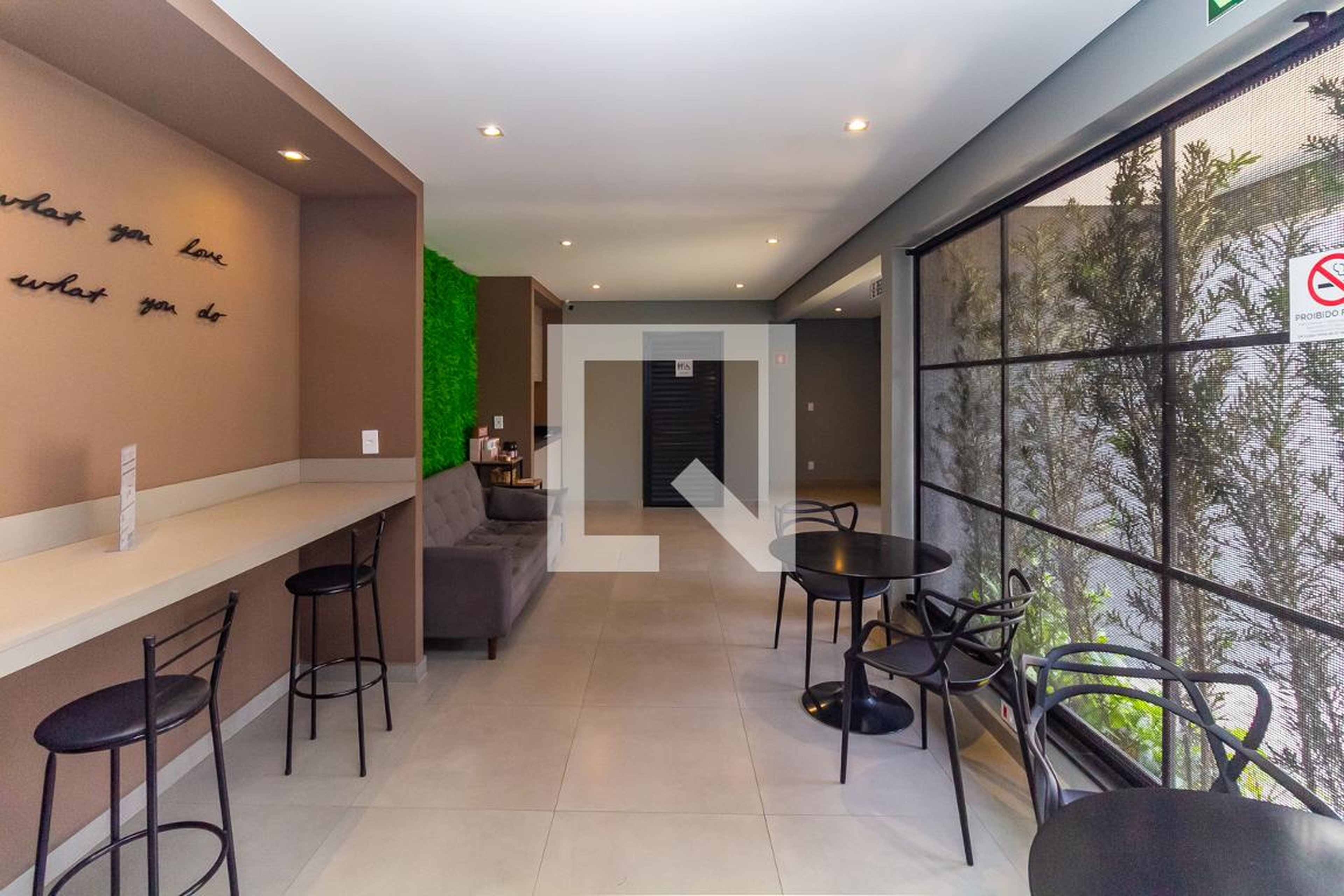 Hall social Condomínio em Rua Paraíbuna, 24