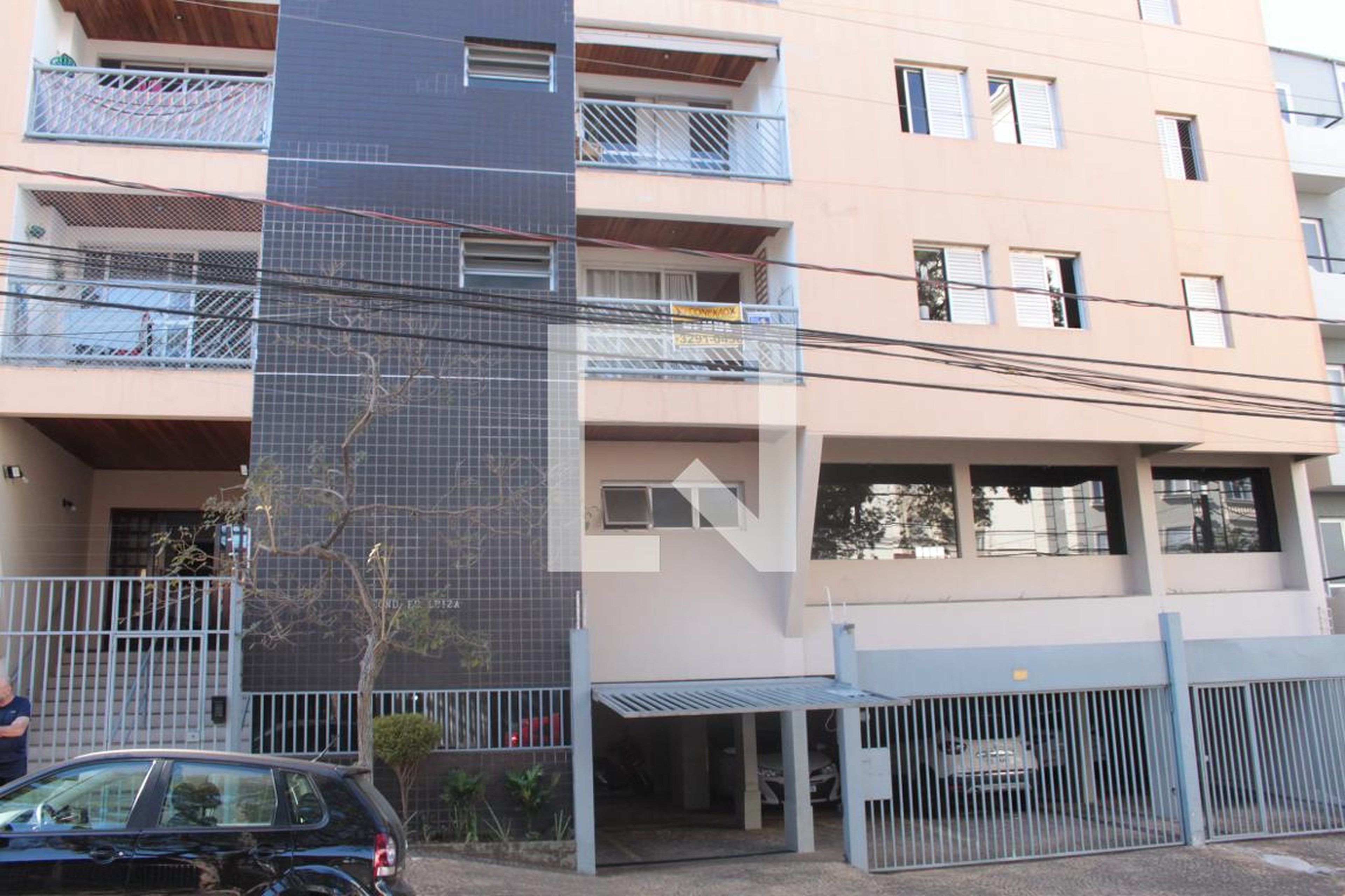 Fachada Condomínio em Rua Advogado Luíz Gama, 762