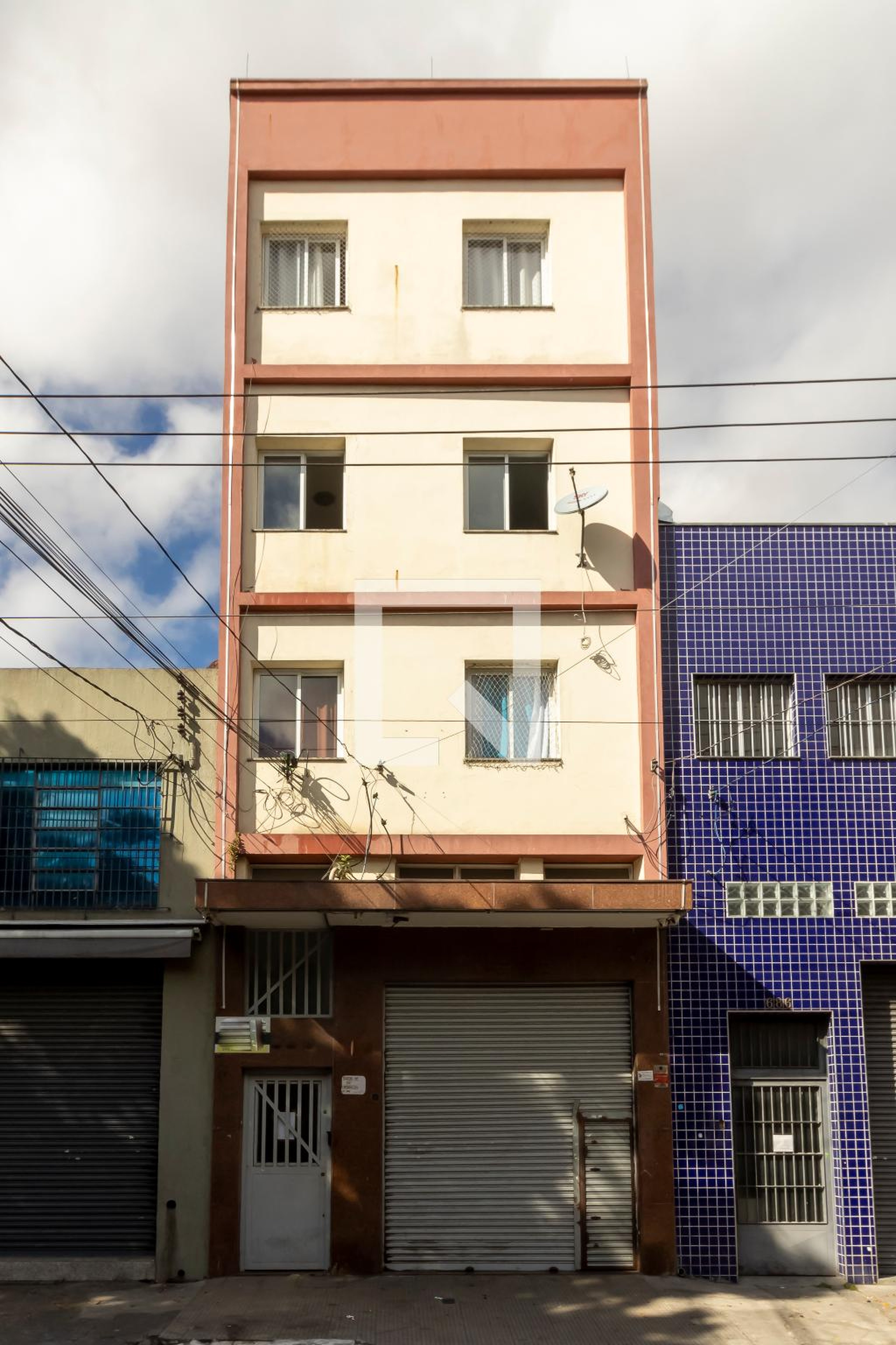 Fachada do Prédio Condomínio em Rua 21 de Abril, 690