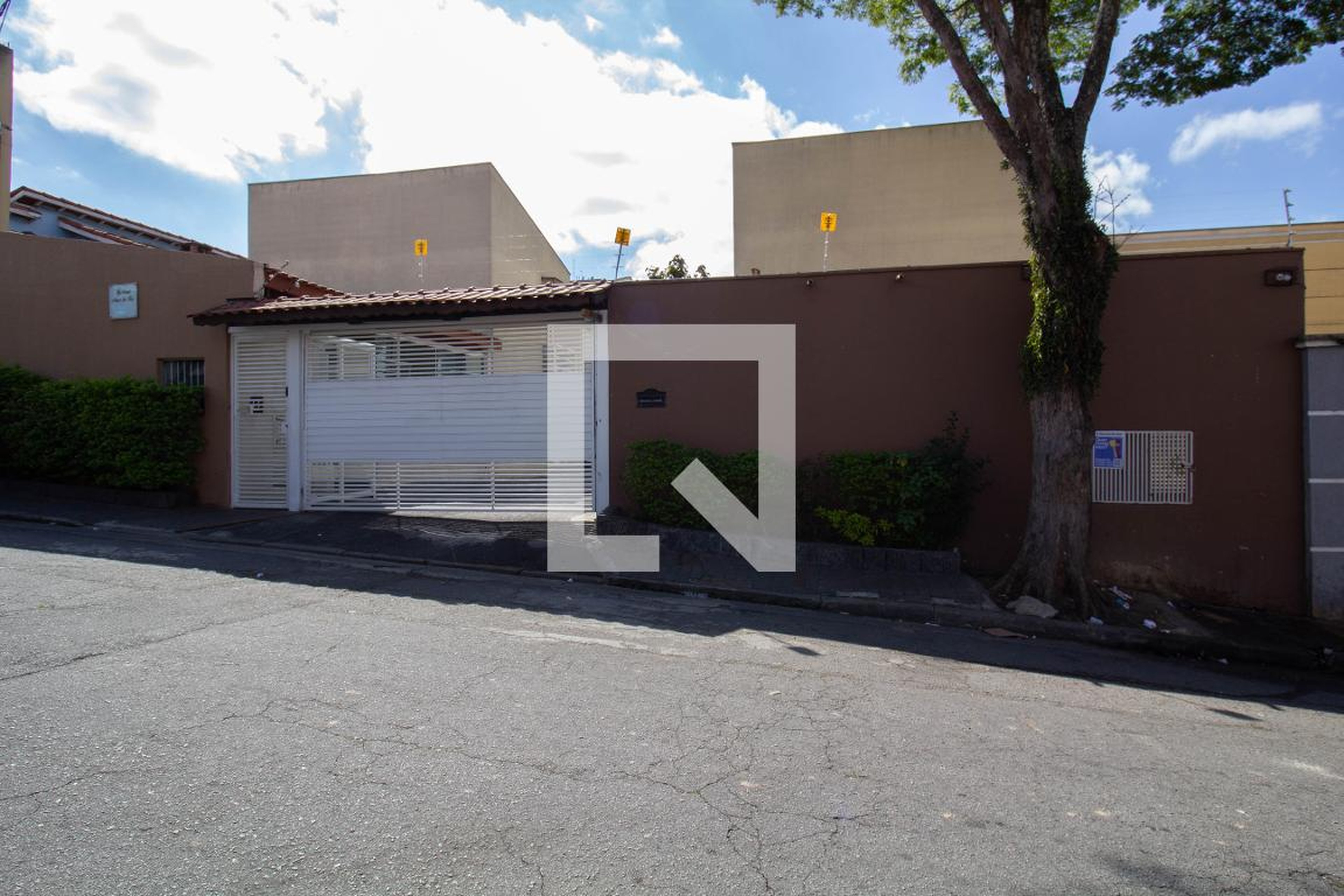 Fachada Condomínio em Rua Isabel Redentora, 121