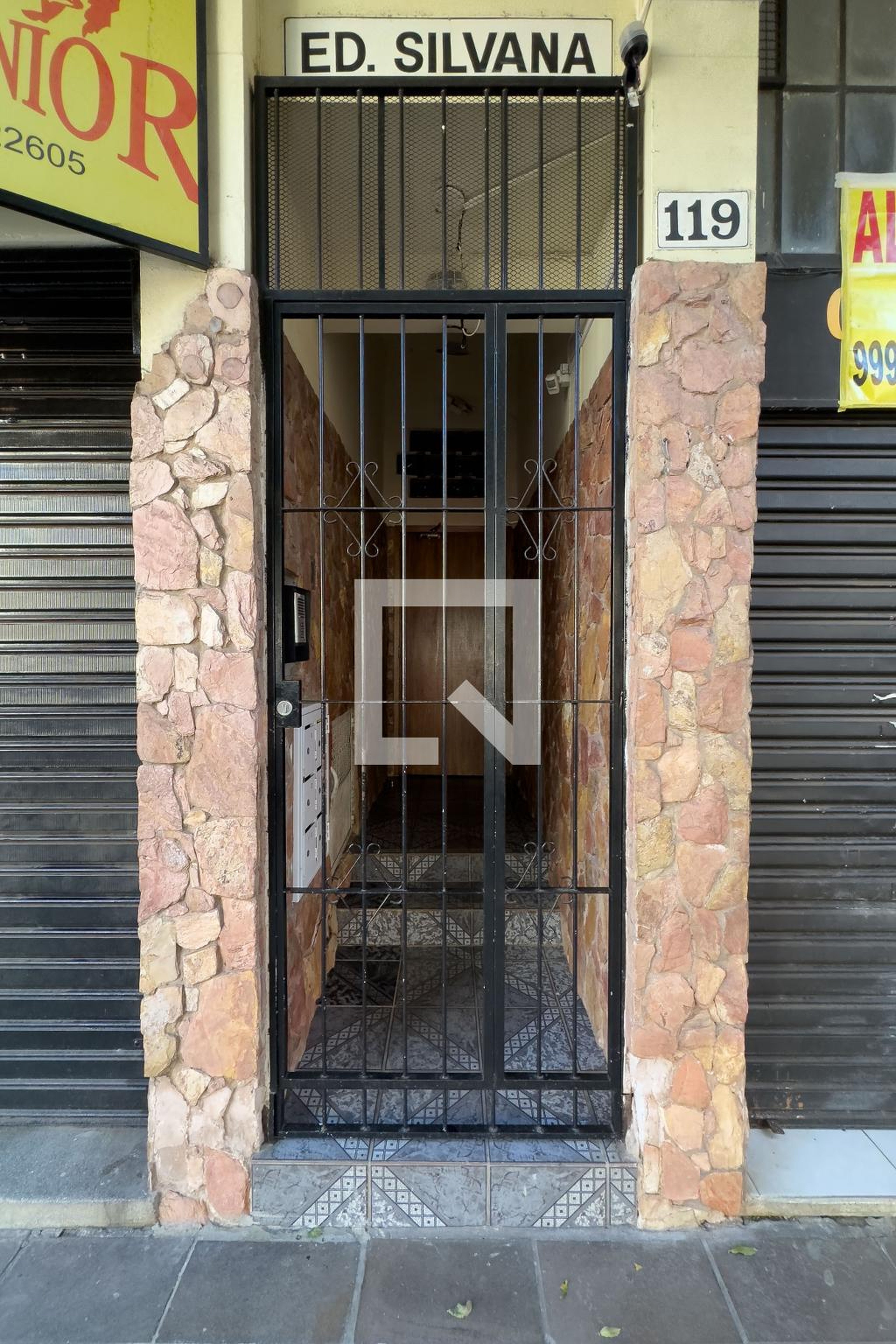 Entrada - Edifício Silvana