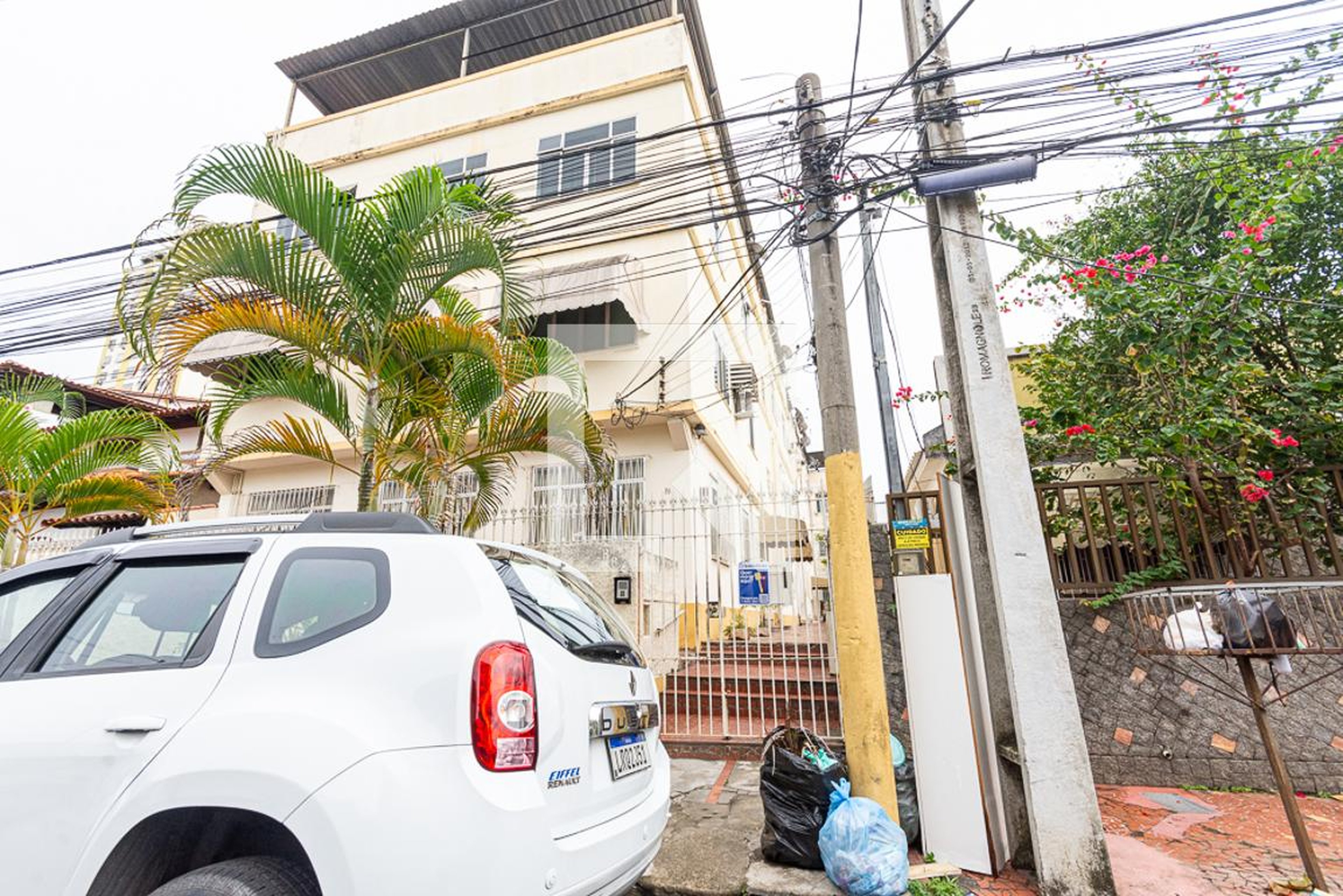 Fachada Condomínio em Travessa Renato Pachêco Marquês, 86