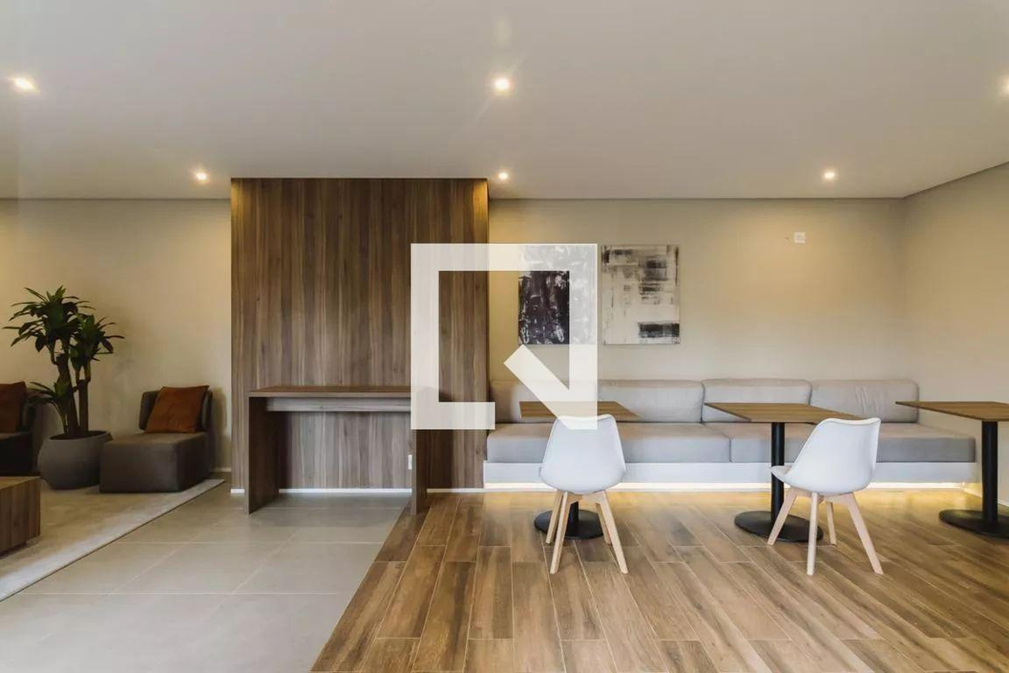 Hall de Entrada Condomínio em Avenida Rudge, 457