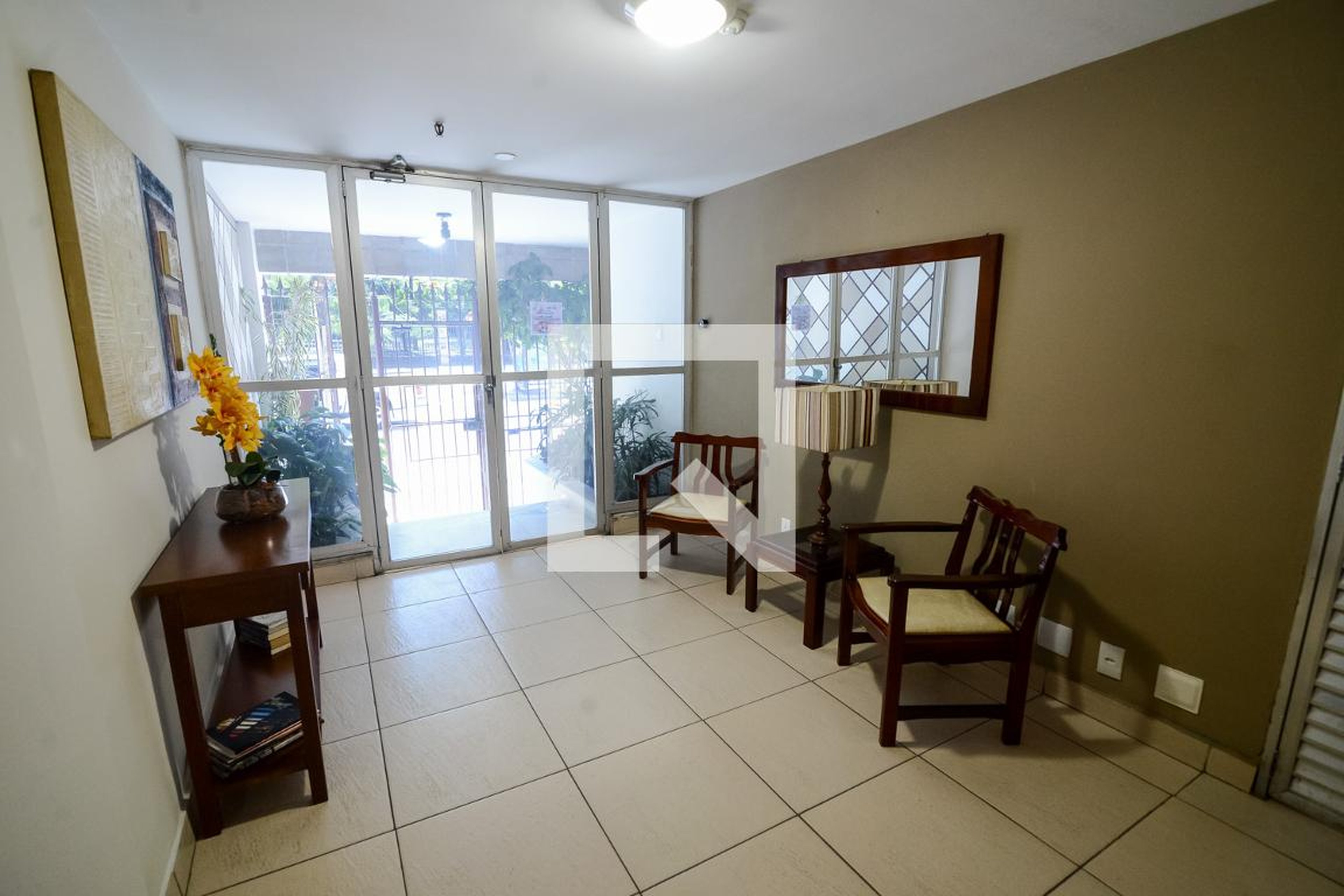 Hall - Tatiana Rodrigues