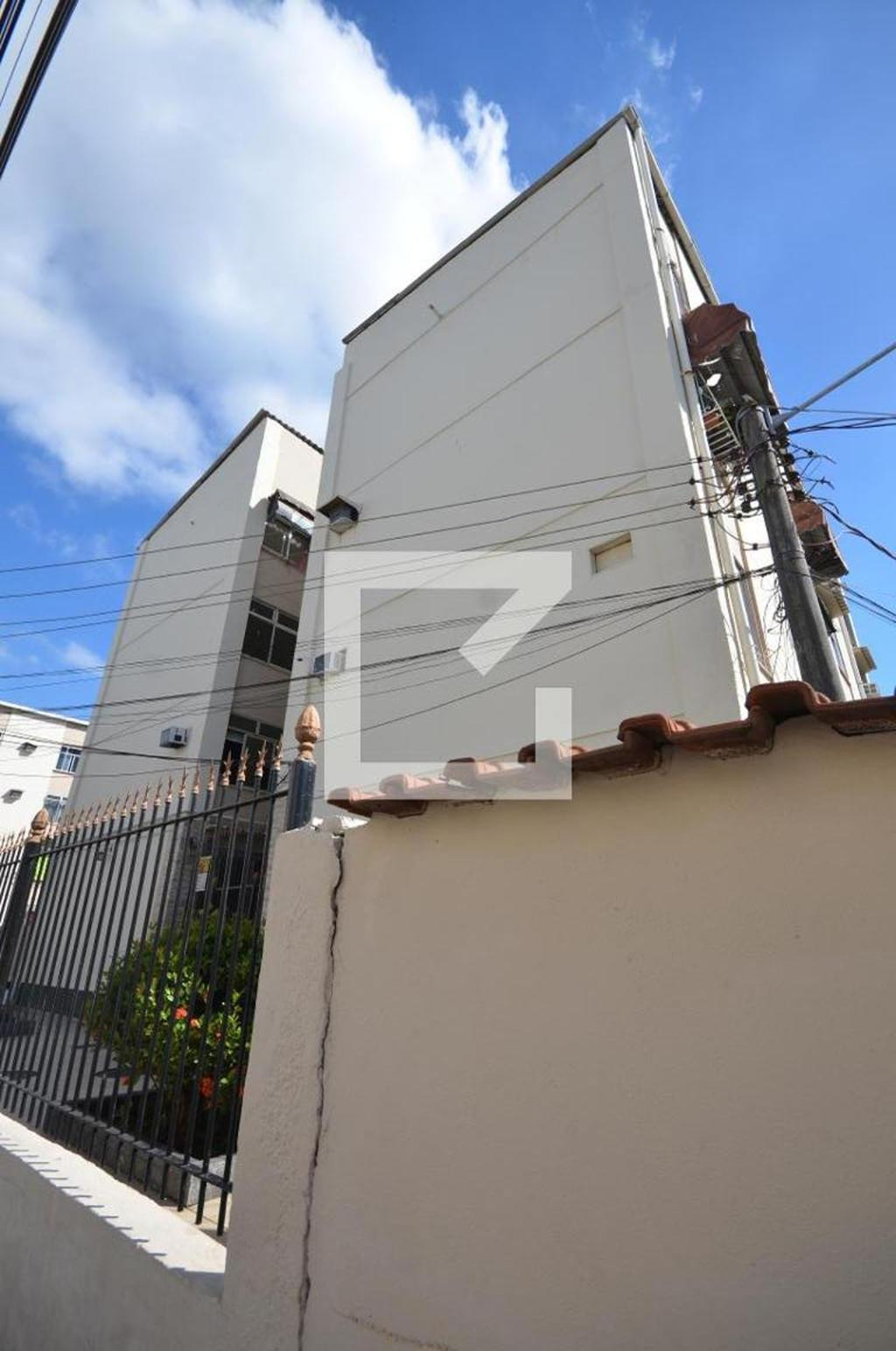 Fachada Condomínio em Rua João Adil de Oliveira, 65