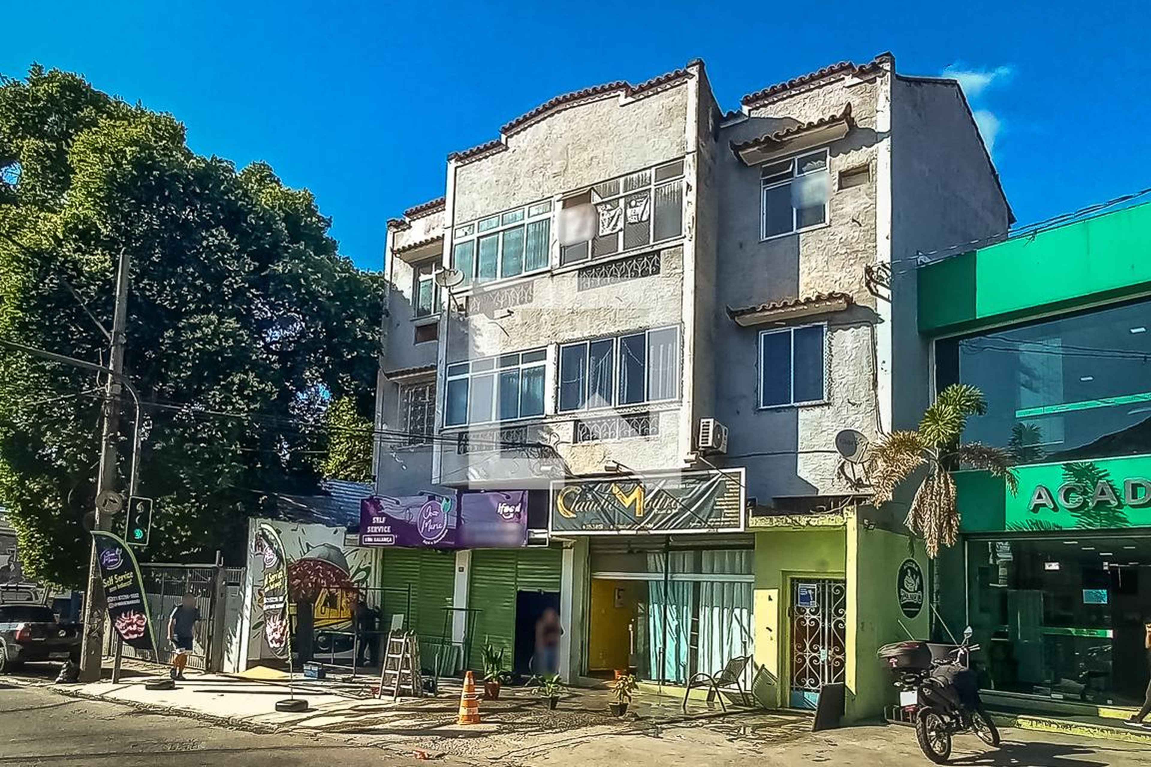 Fachada do Prédio Condomínio em Rua Suruí, 101