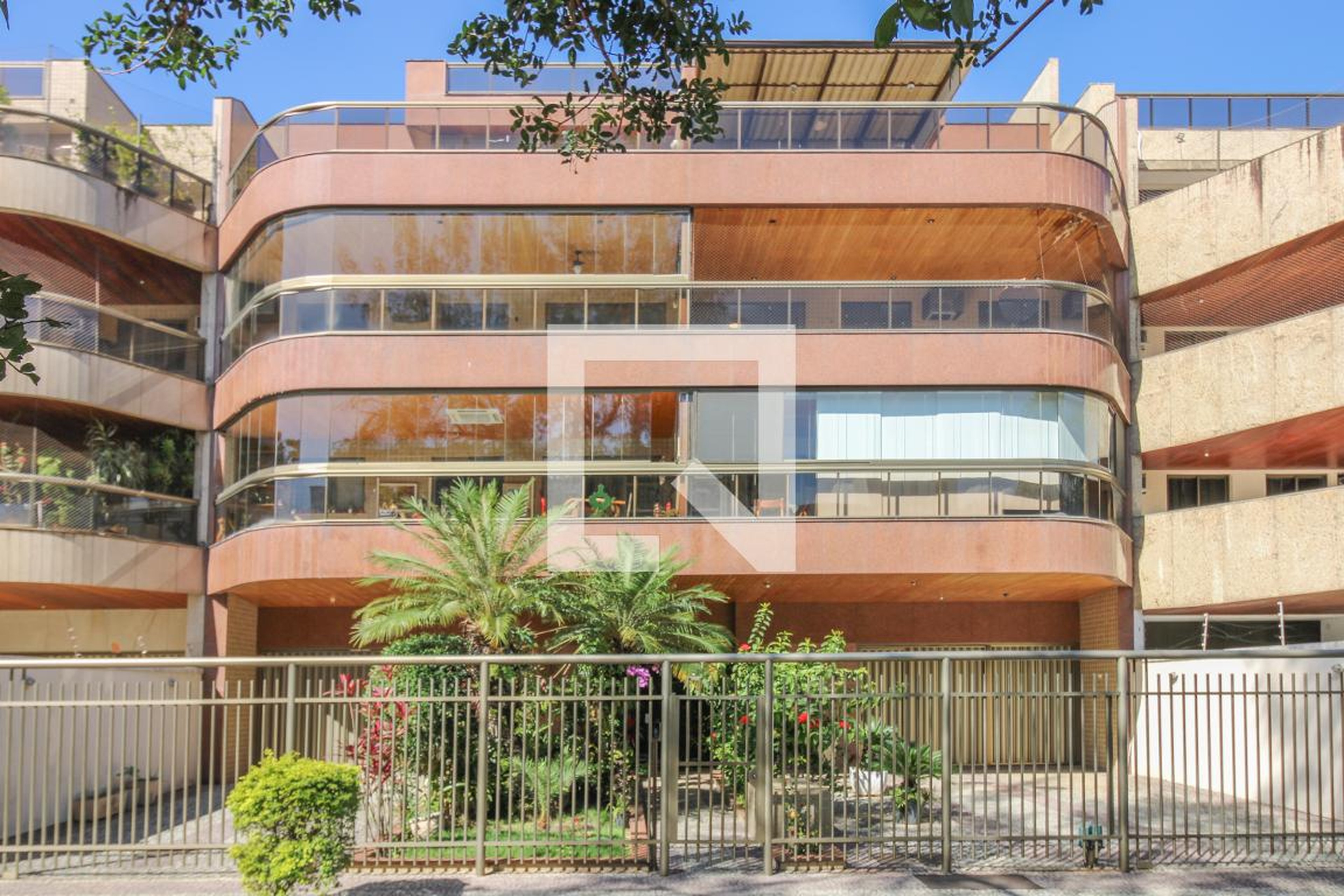 Fachada Edifício Madeira