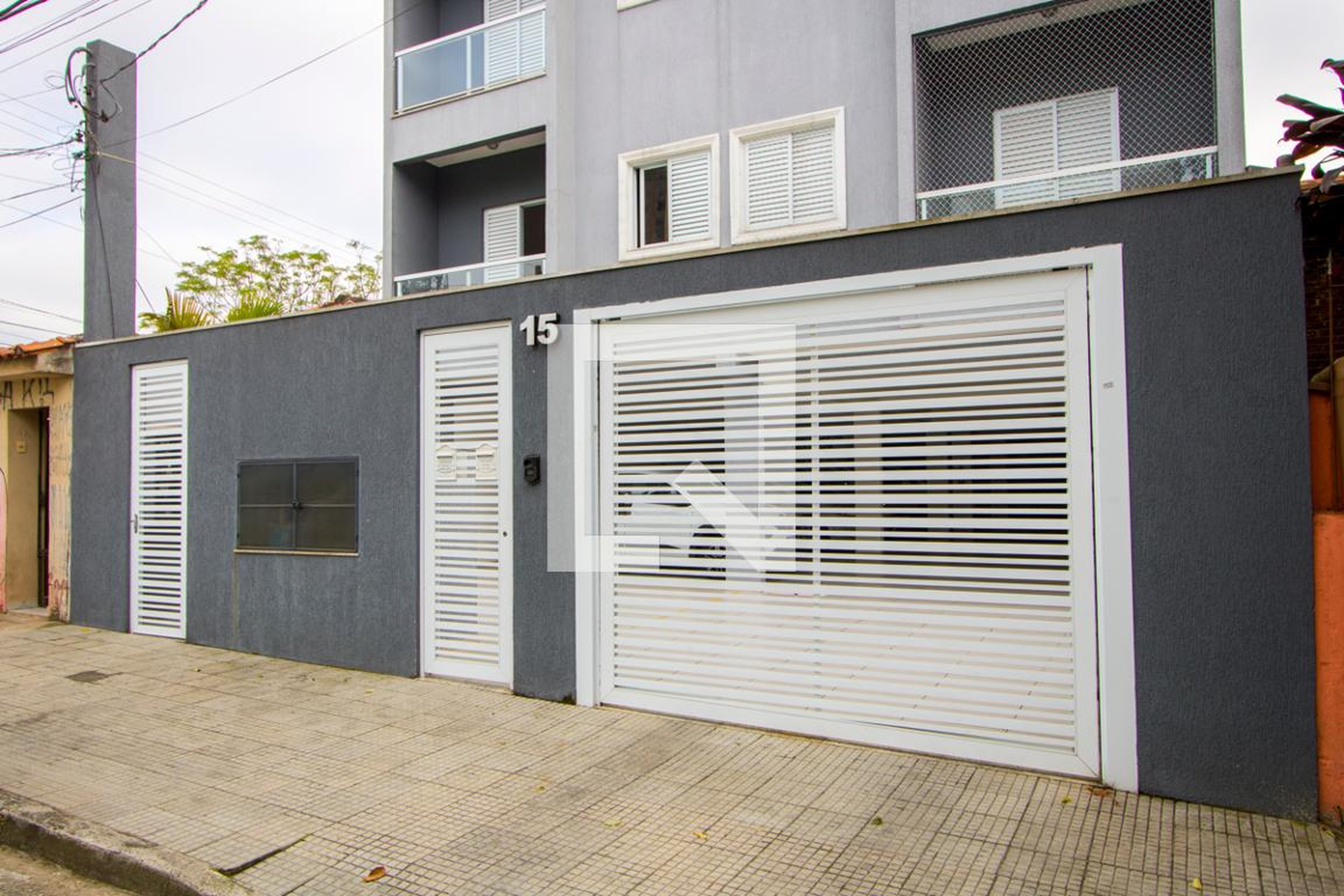 Fachada Condomínio em Rua Monte Pascoal, 15