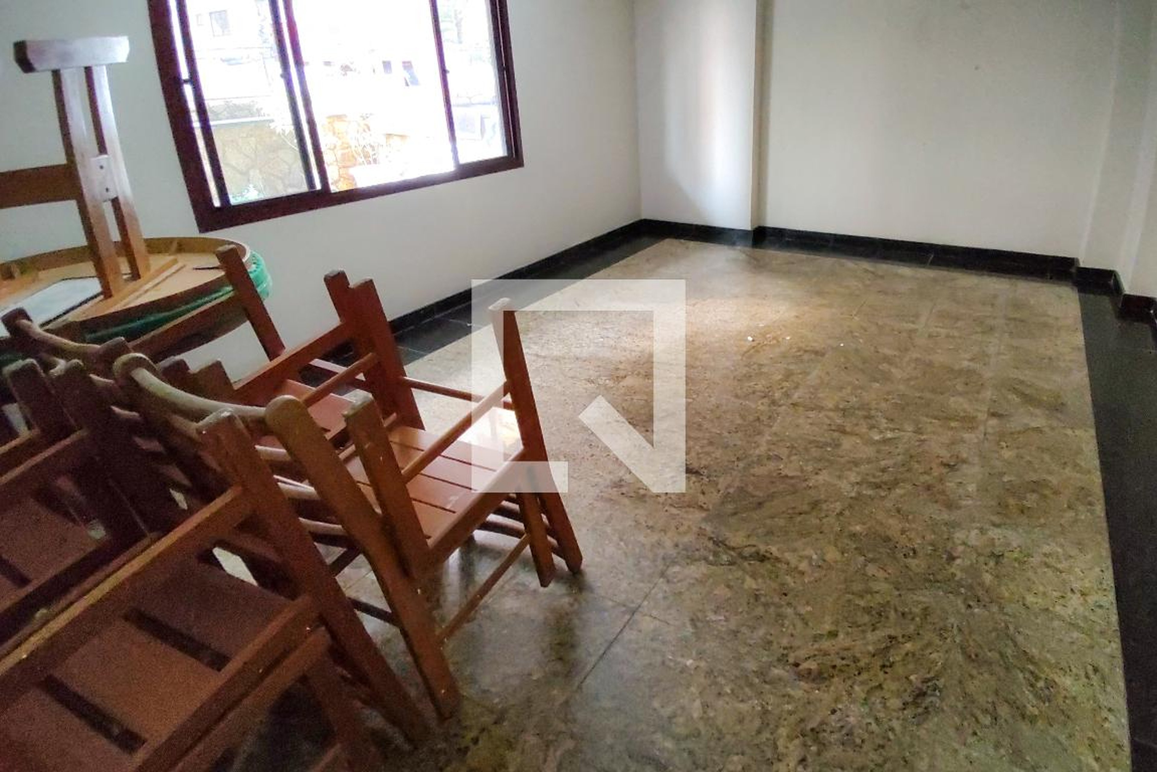 Salão de jogos - Monica