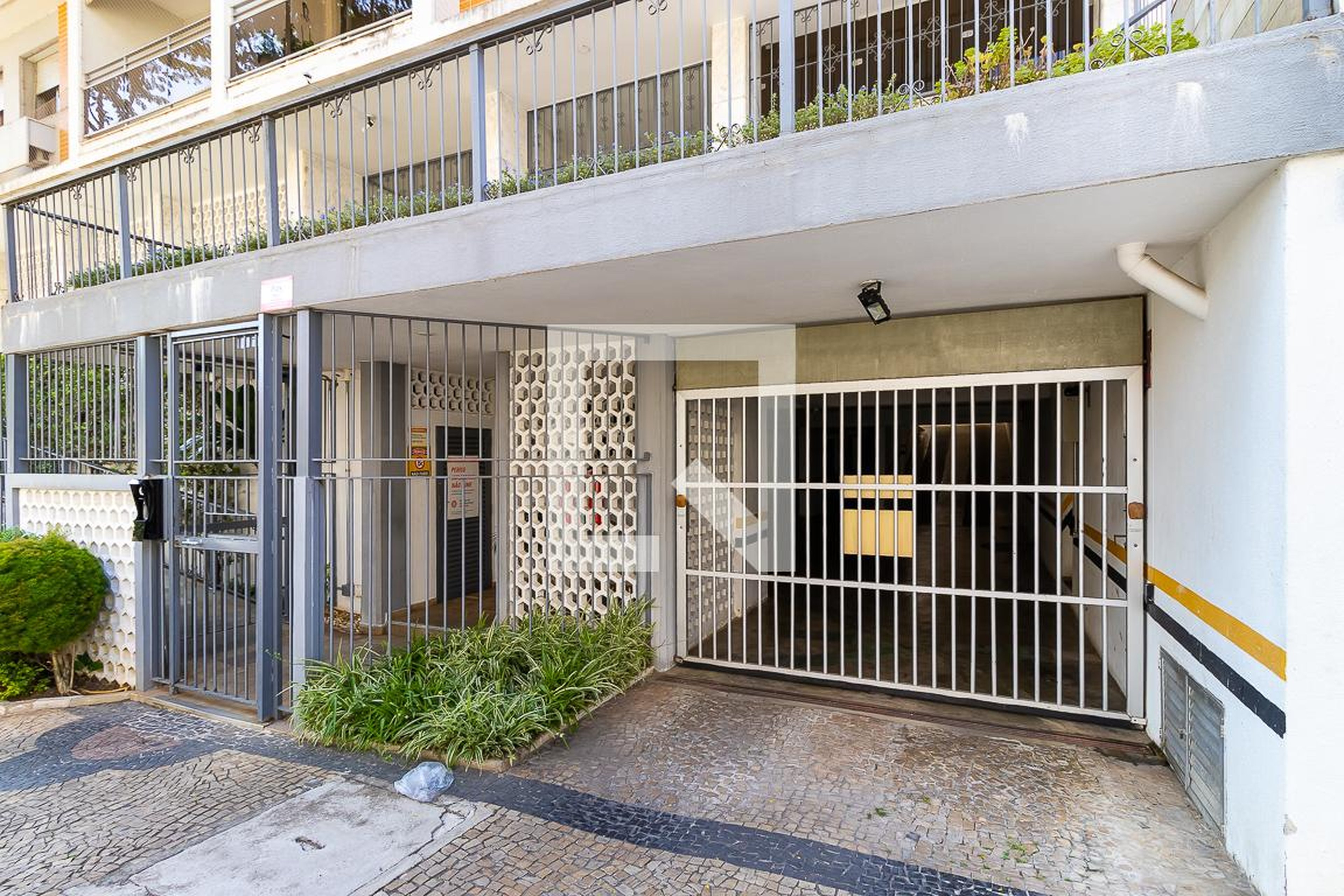 Fachada Condomínio em Rua Álvaro Muller, 130