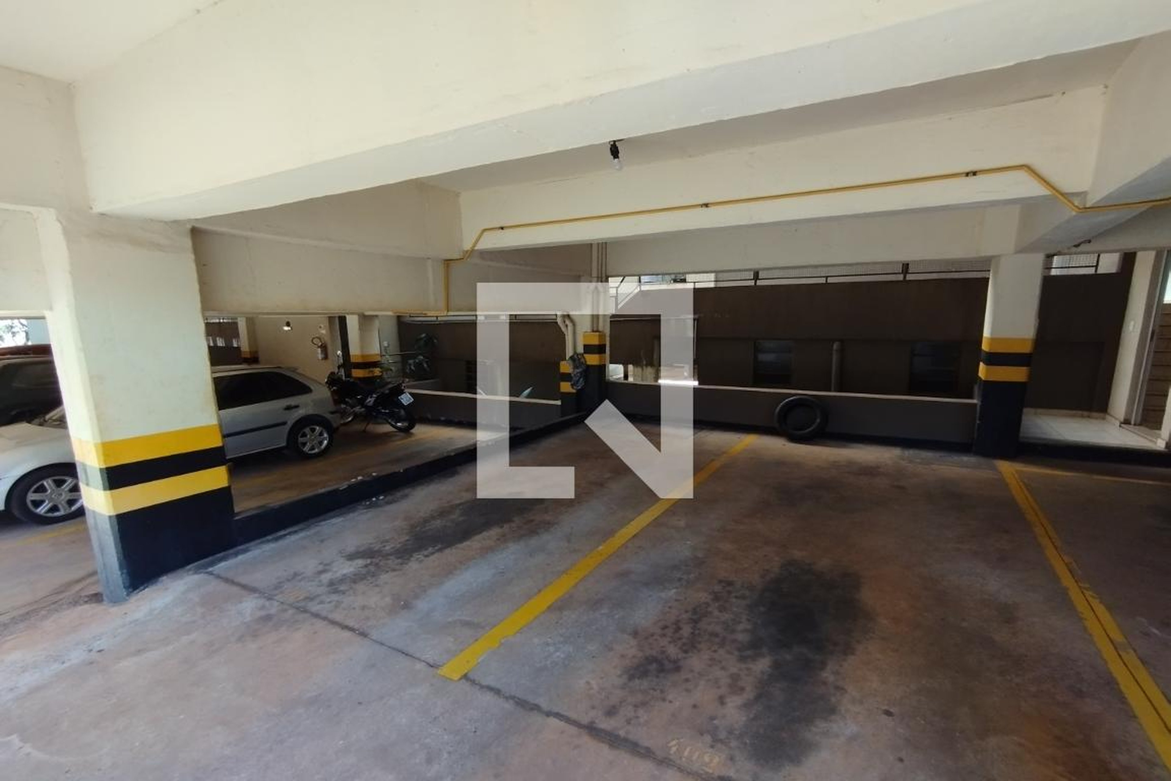 Estacionamento - Residencial Letícia