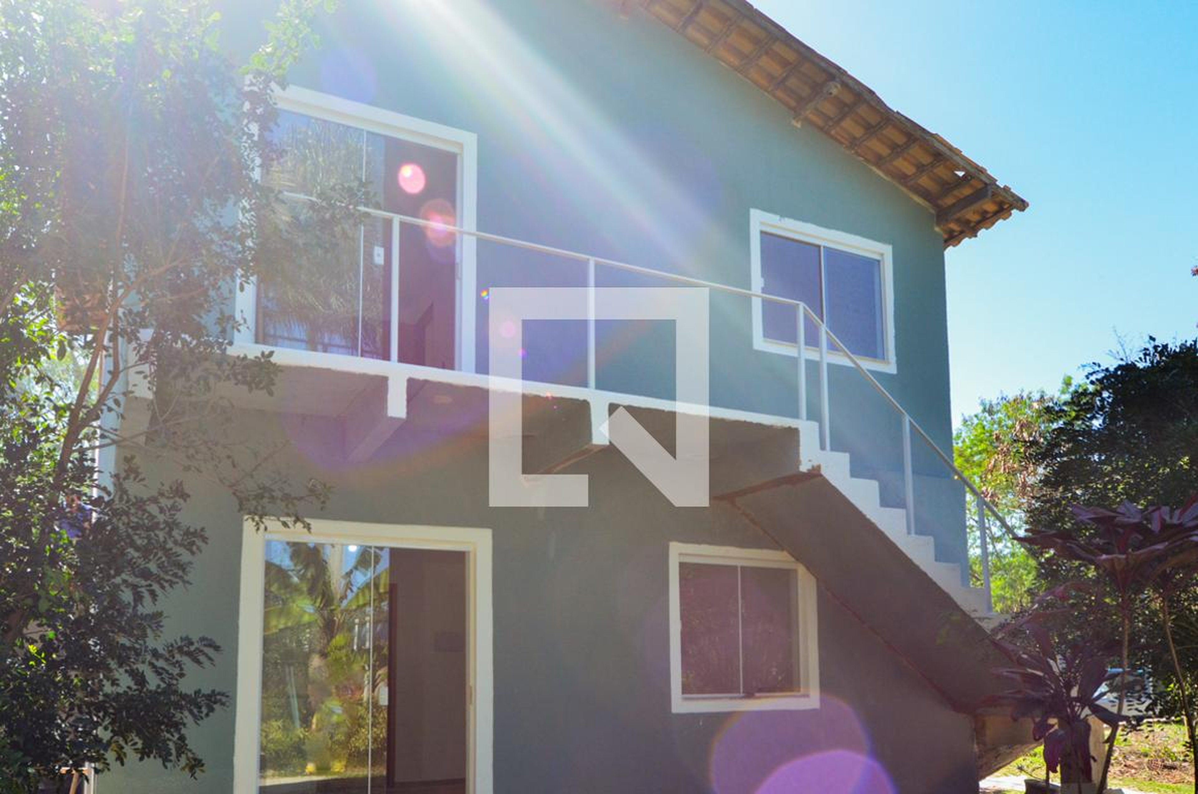 Fachada Condomínio em Rua Teixeira Heizer, 100