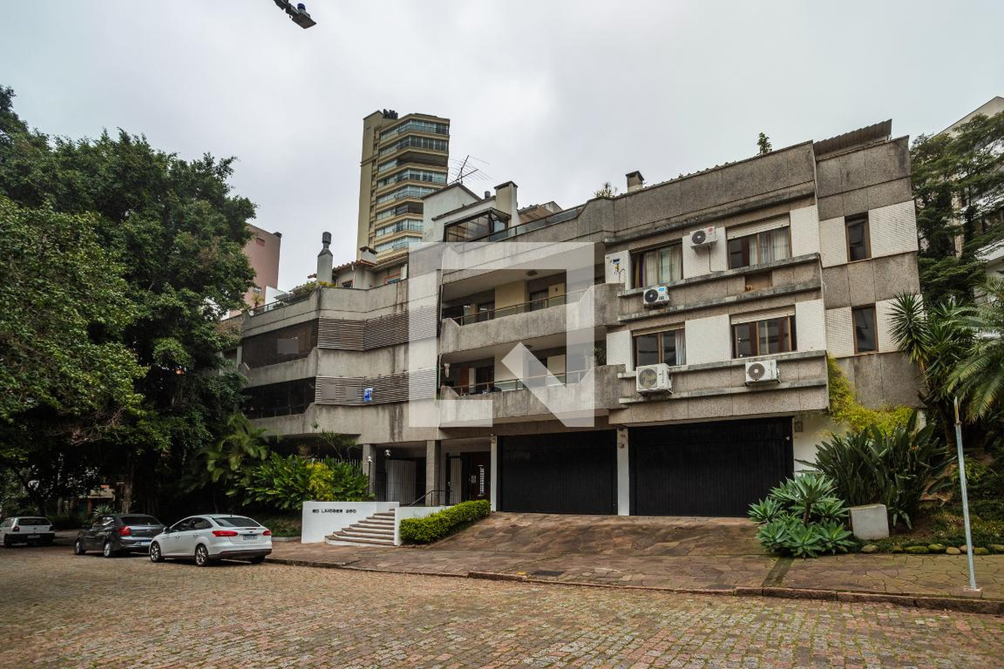 Fachada Condomínio em Rua Doutor Tauphick Saadi, 260