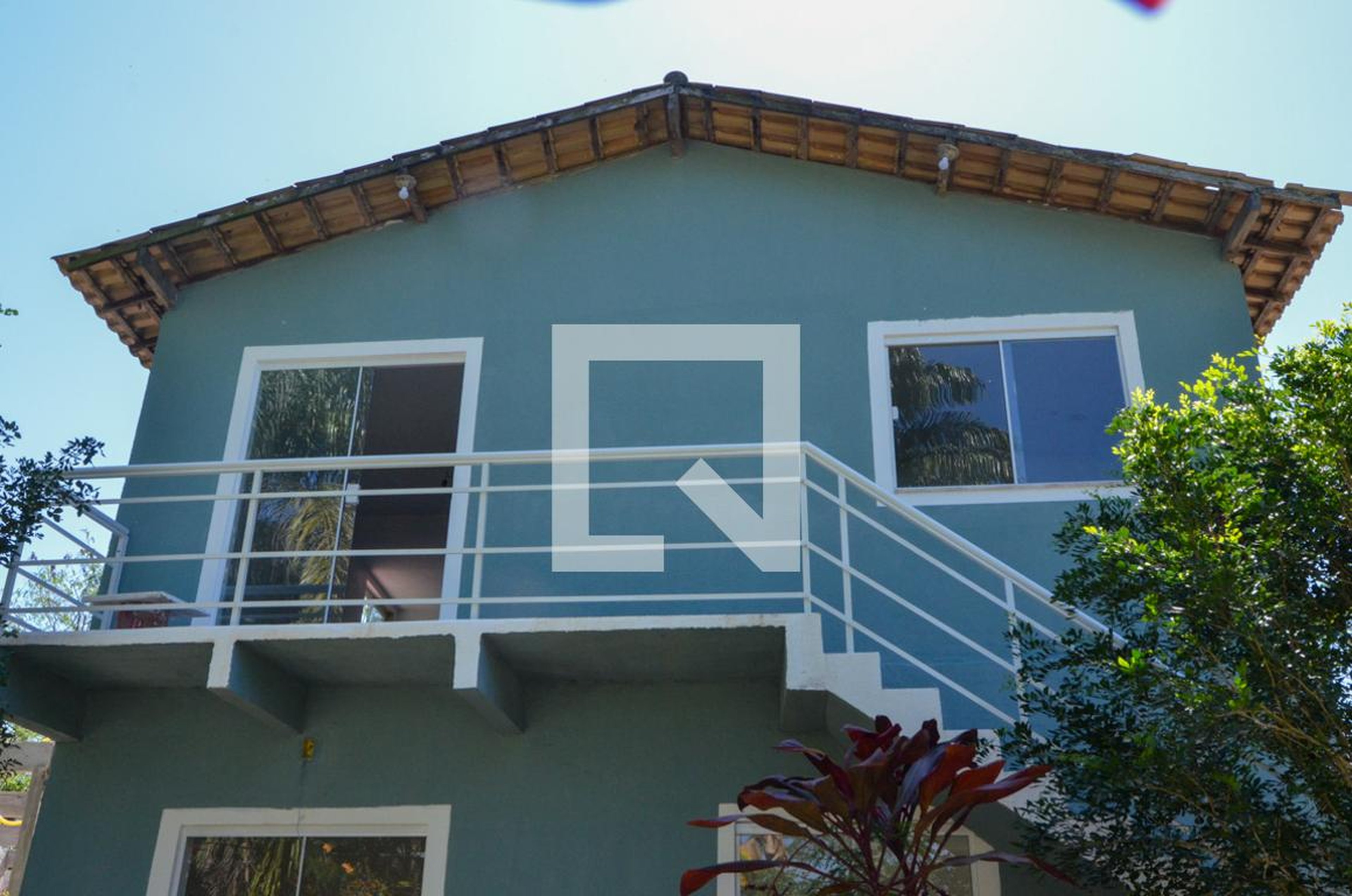 Fachada Condomínio em Rua Teixeira Heizer, 1000