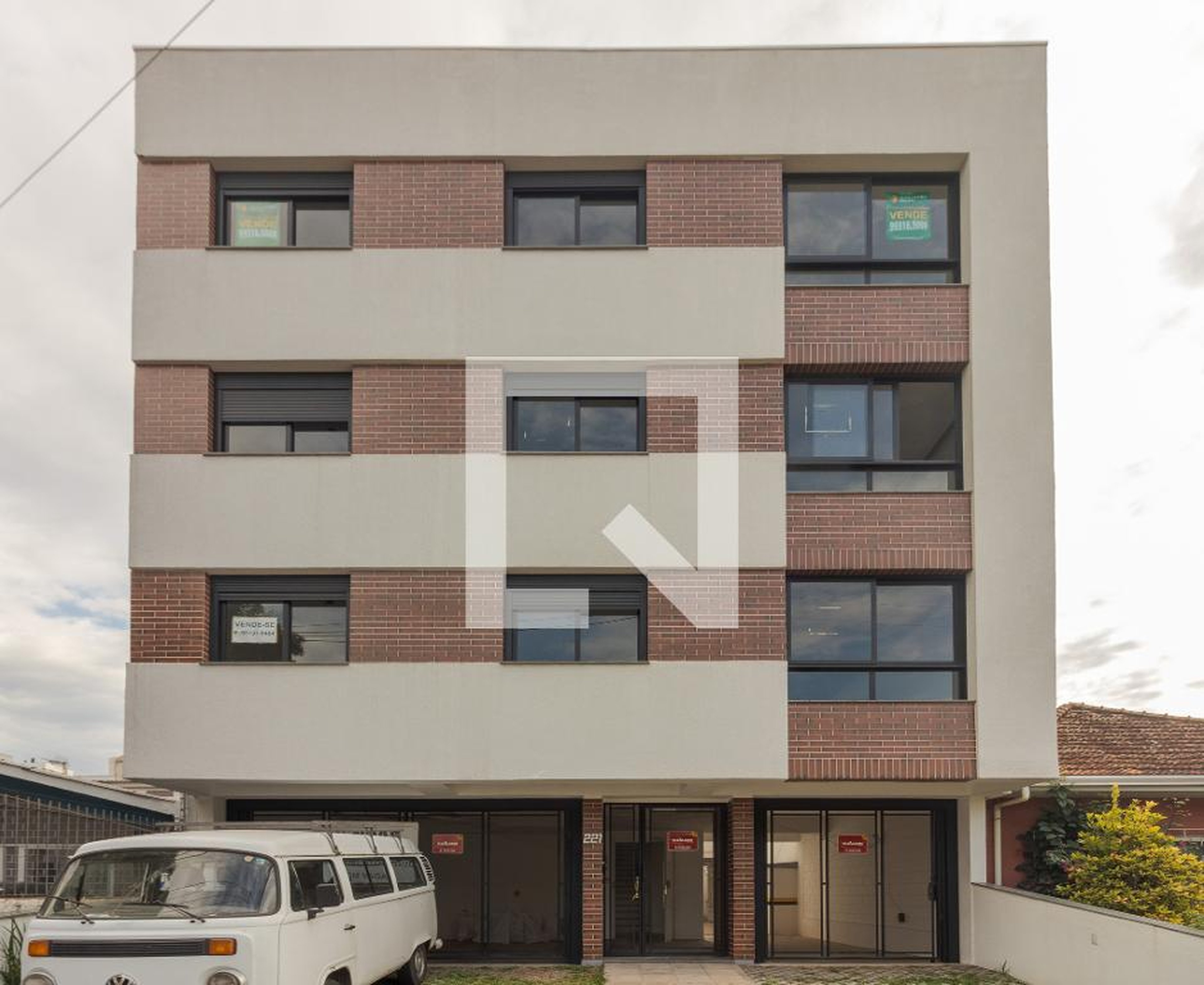 Fachada do Condomínio Condomínio DownTown 221