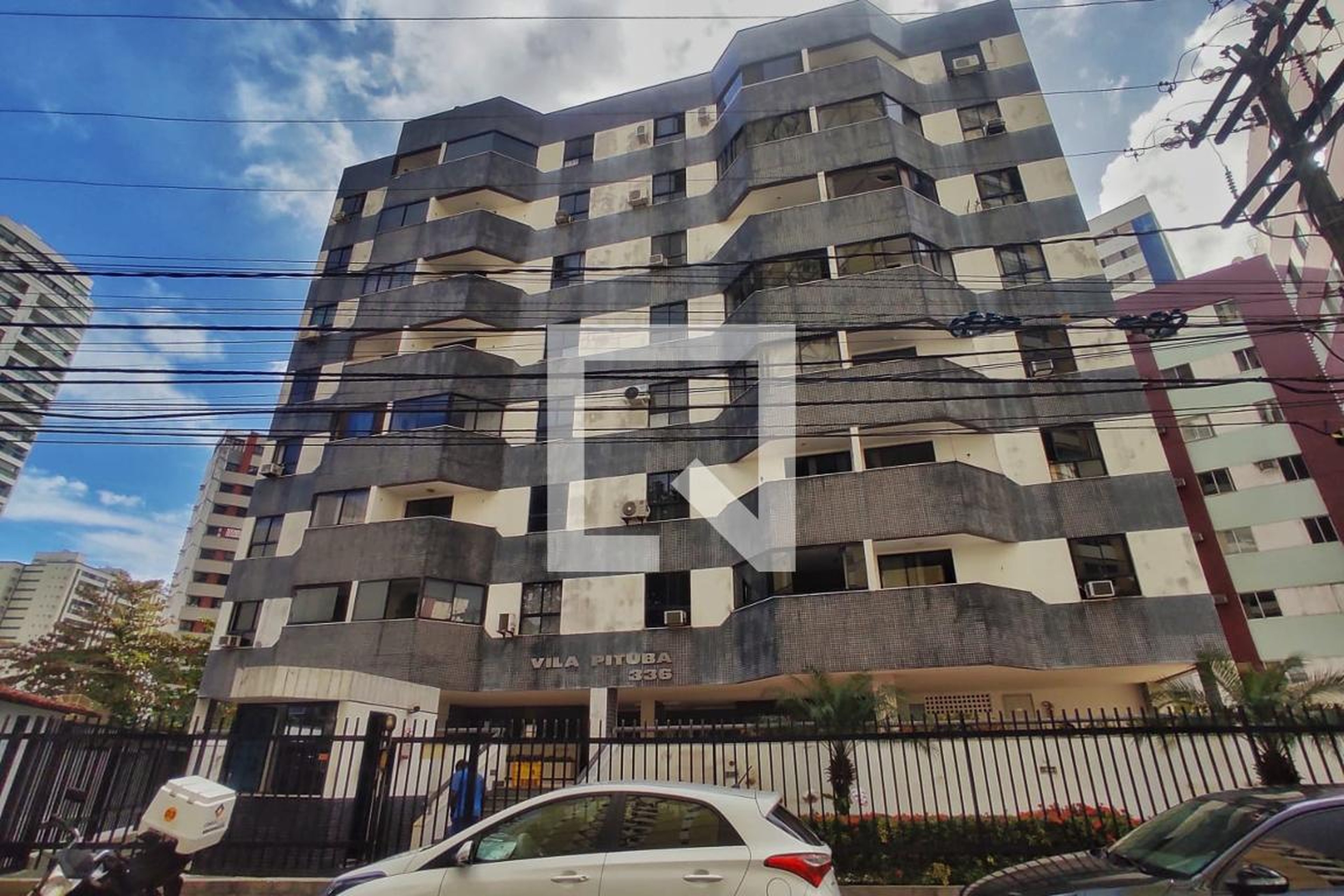 Fachada do Condomínio Edifício Vila Pituba