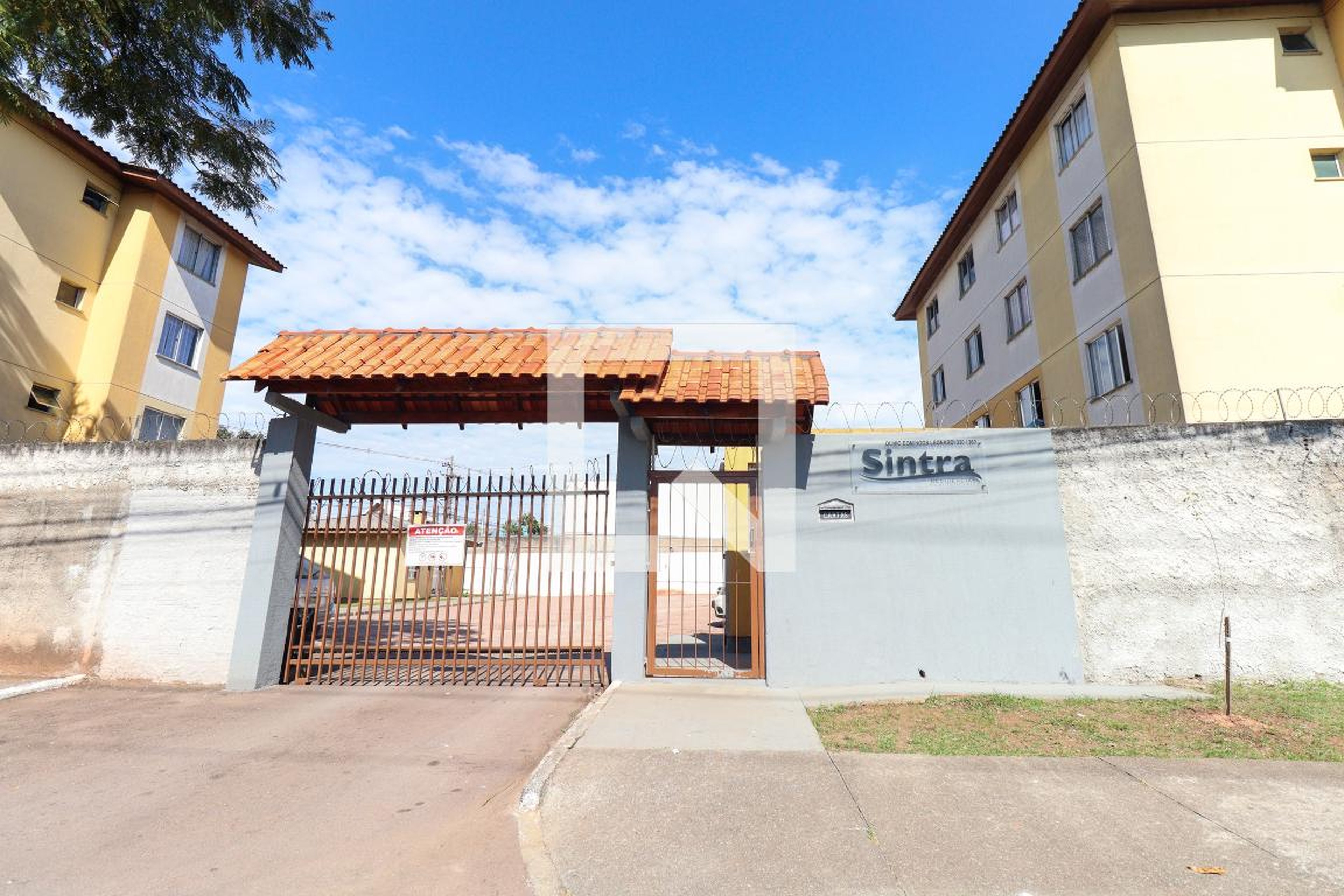 Fachada do Condomínio Condomínio em Rua Olívio Domingos Leonardi, 330