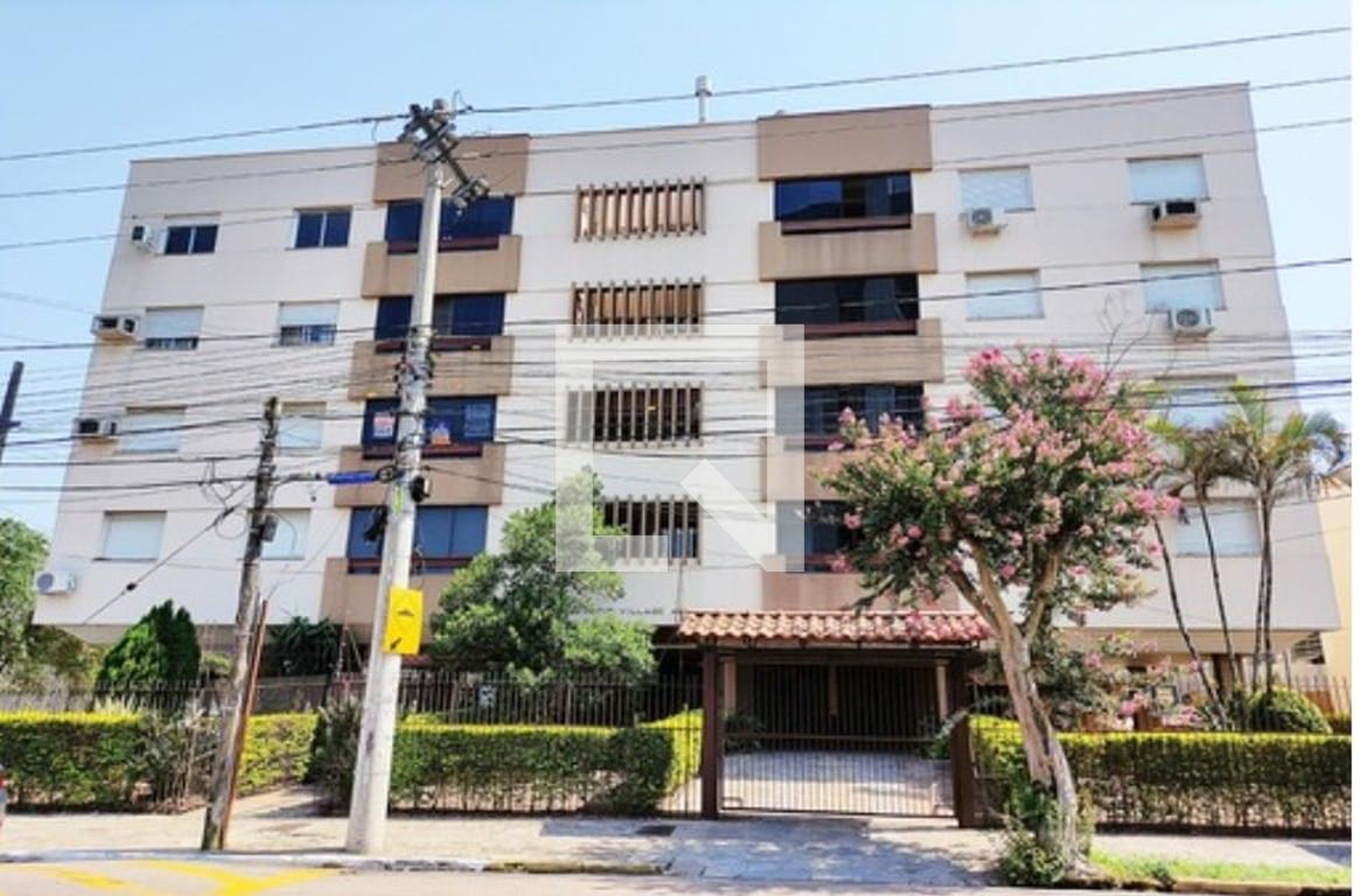 Fachada Condomínio em Rua Esperança, 154