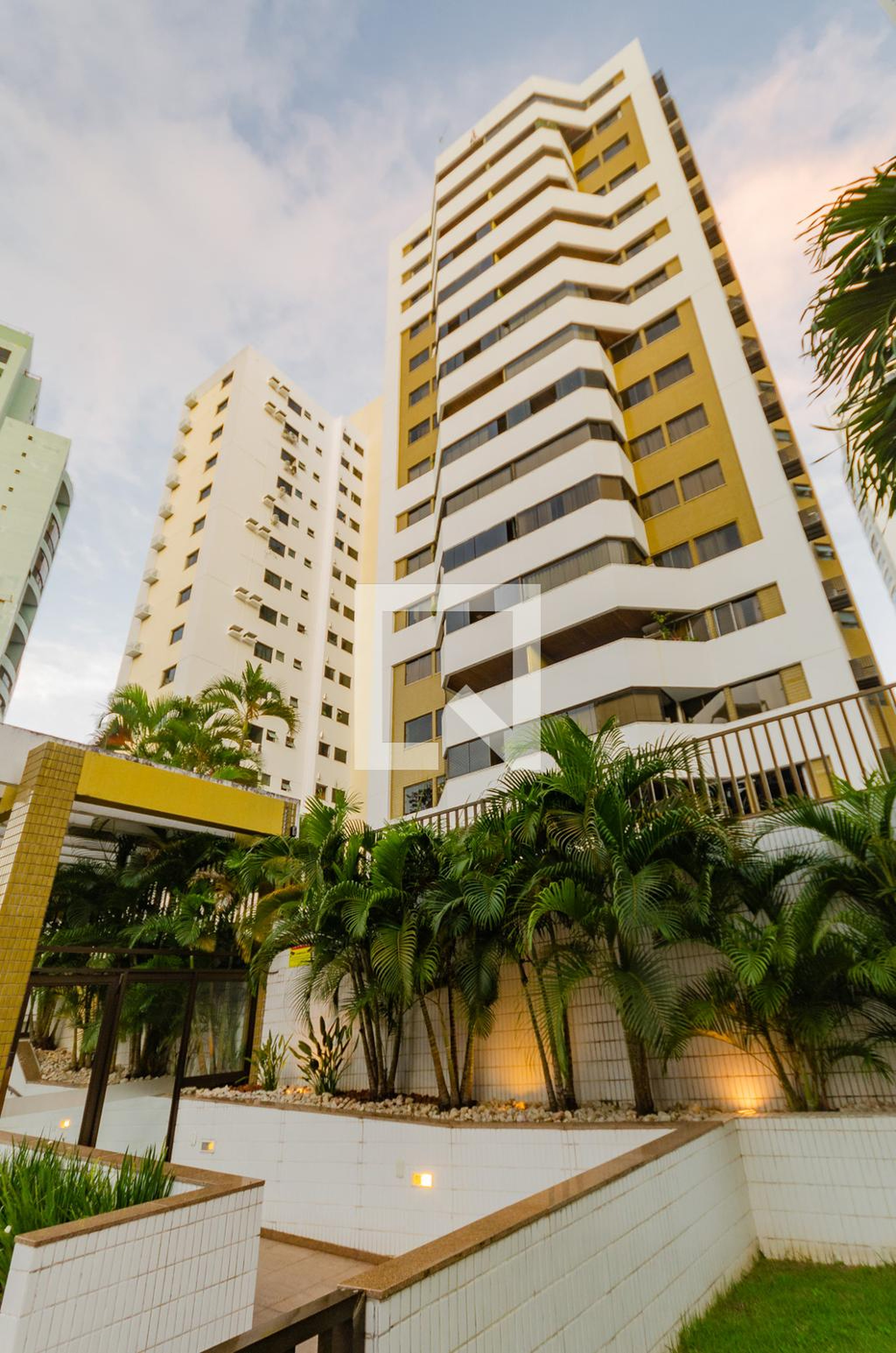 Fachada do Condomínio Edifício Leblon