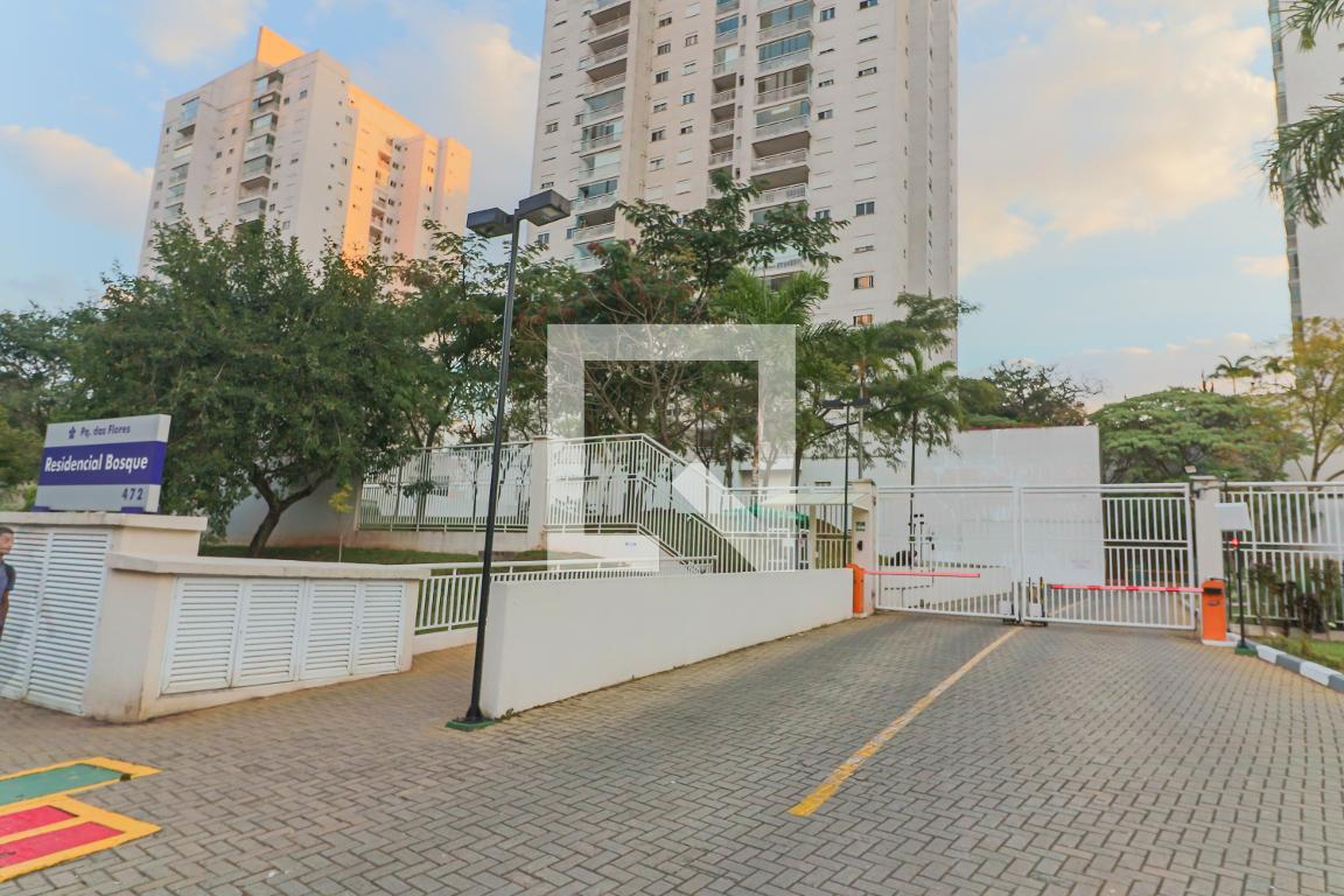 Fachada do Condomínio Condomínio Parque das Flores