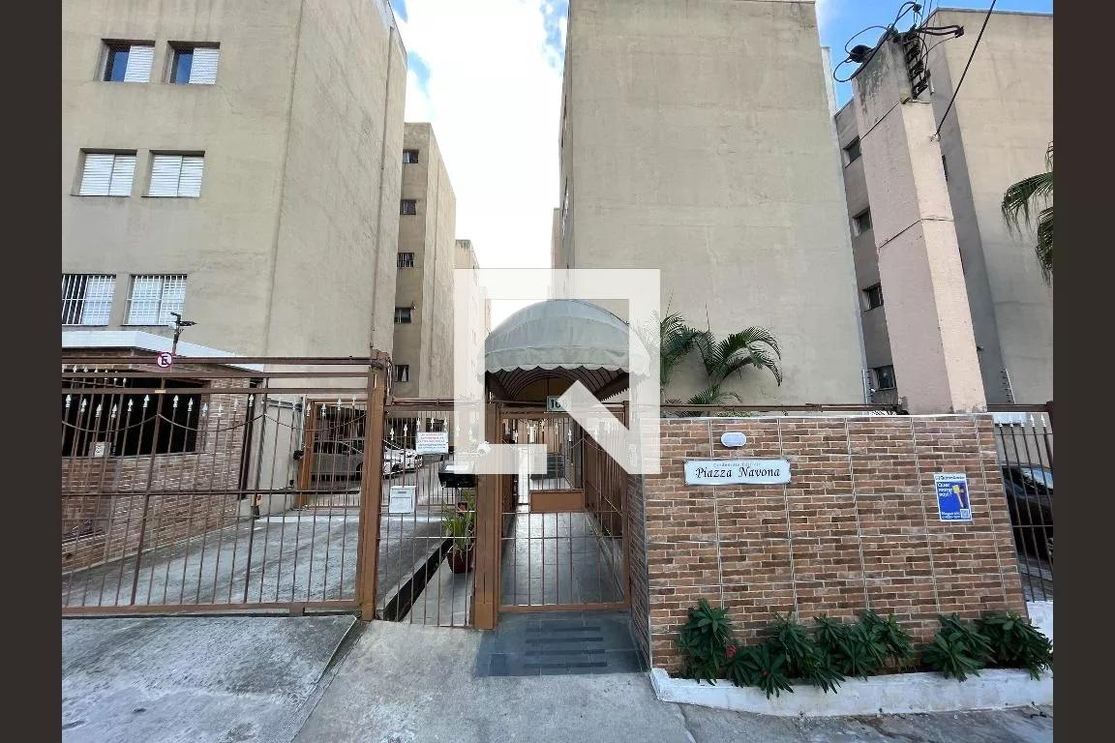 Fachada do condomínio Condomínio em Avenida Muzambinho, 192