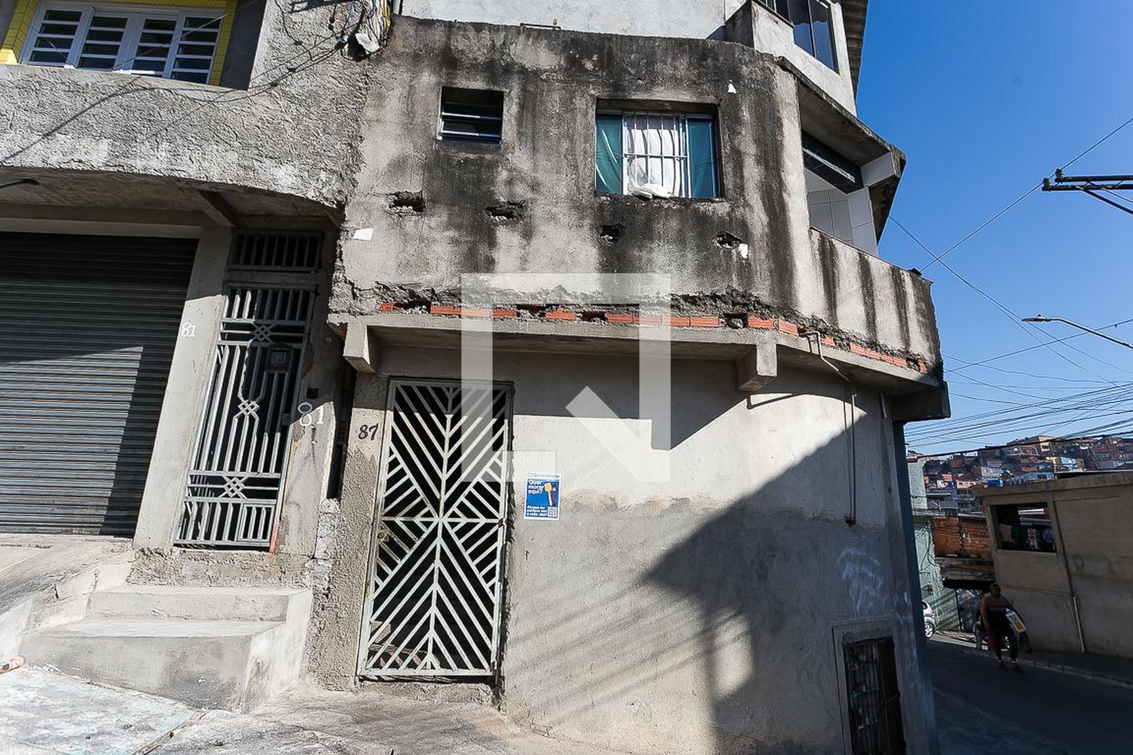 Fachada Condomínio em Rua Alexandre Biagio, 87