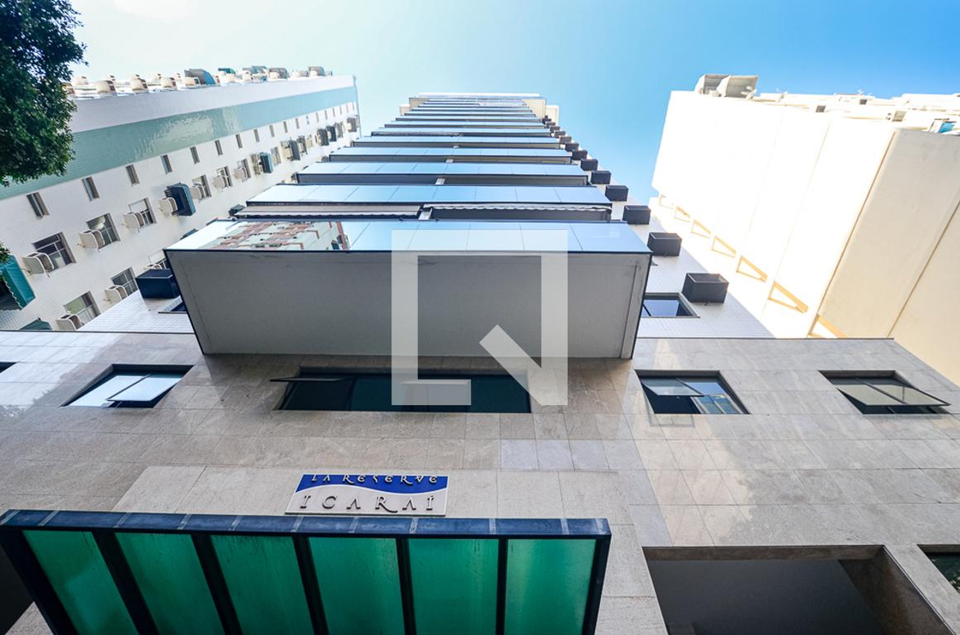 Fachada Condomínio La Reserve