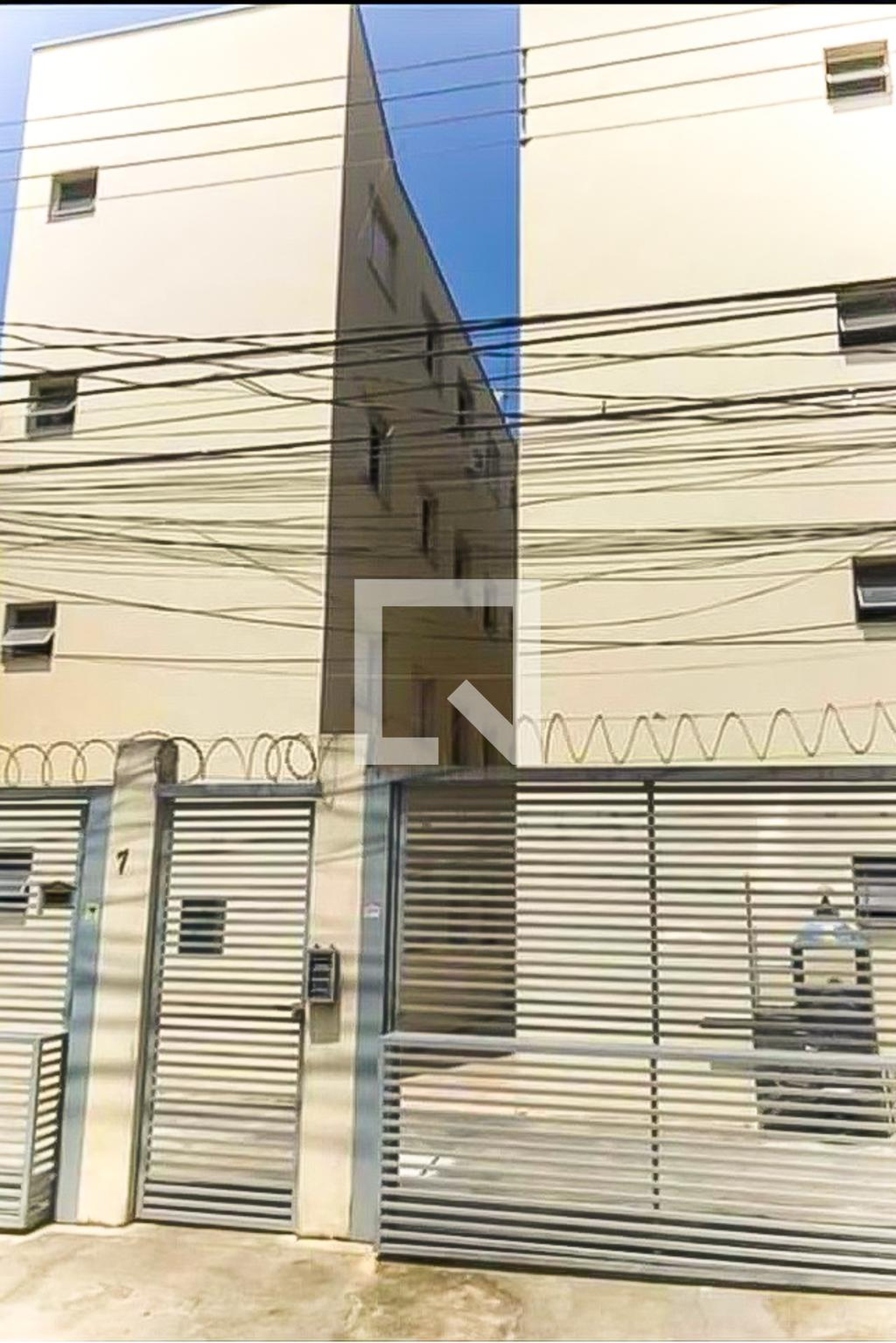 Fachada Condomínio em Rua José Guimarães, 152