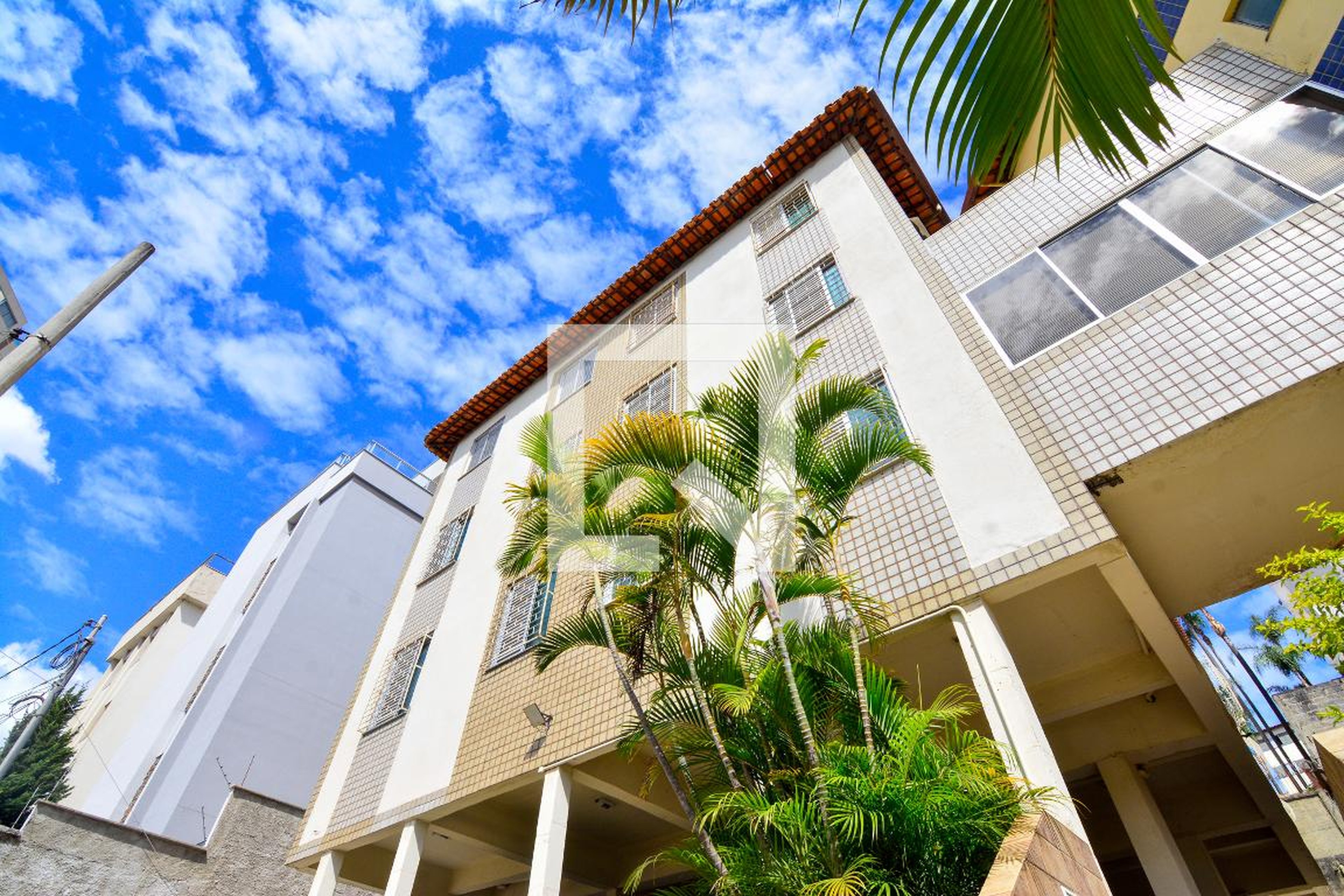 Fachada Condomínio em Rua Vereador Nelson Cunha, 640
