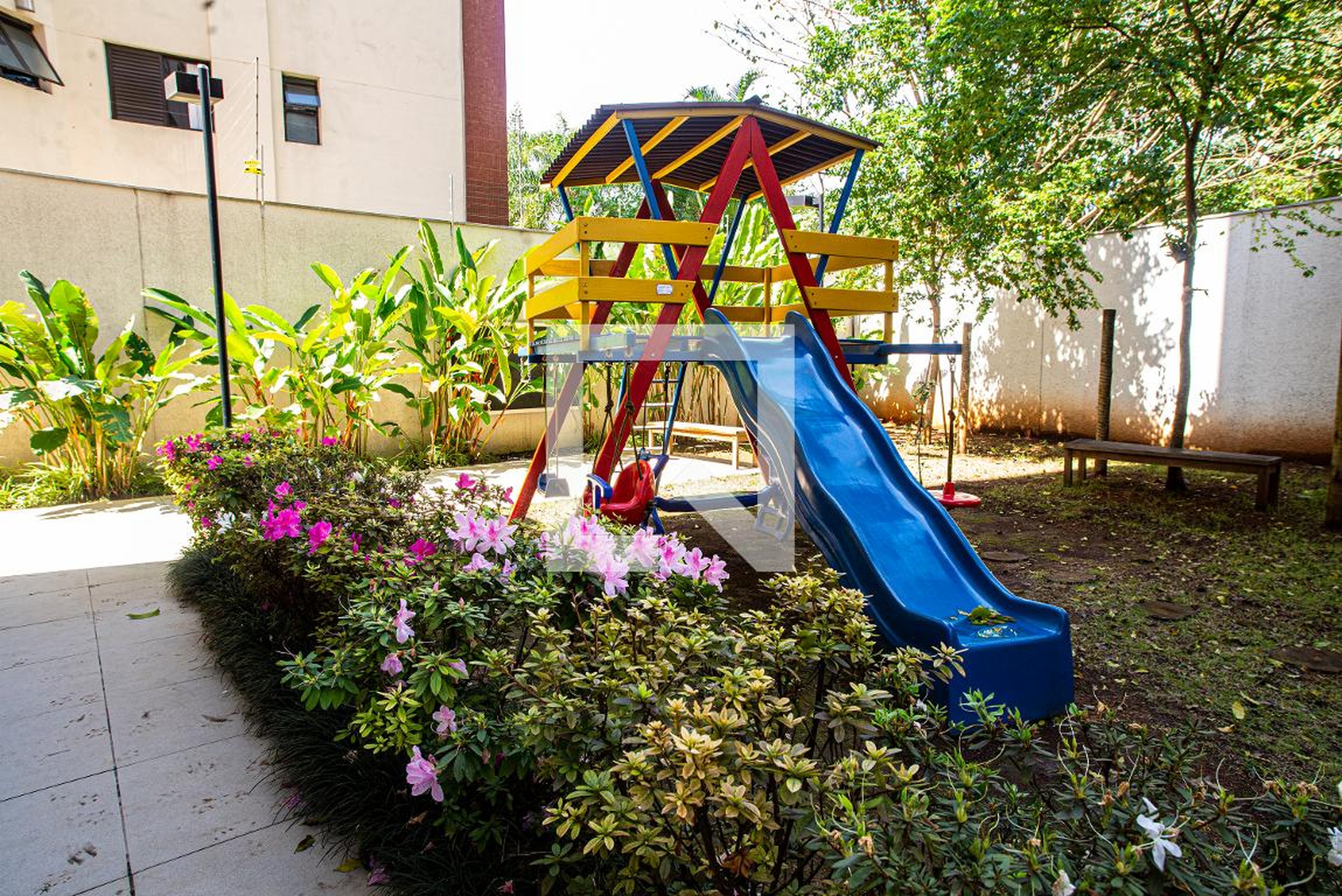 Parquinho - Bem viver frei caneca