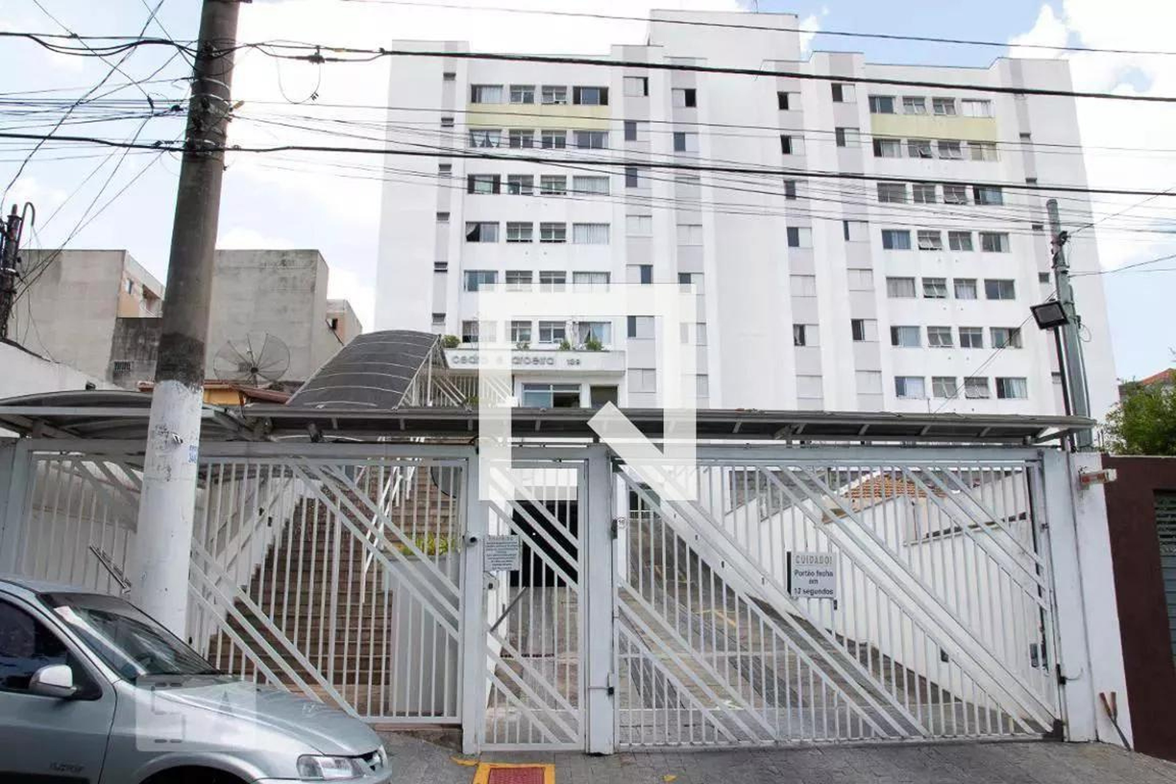 Fachada do Condomínio Condomínio Cedro e Aroeira